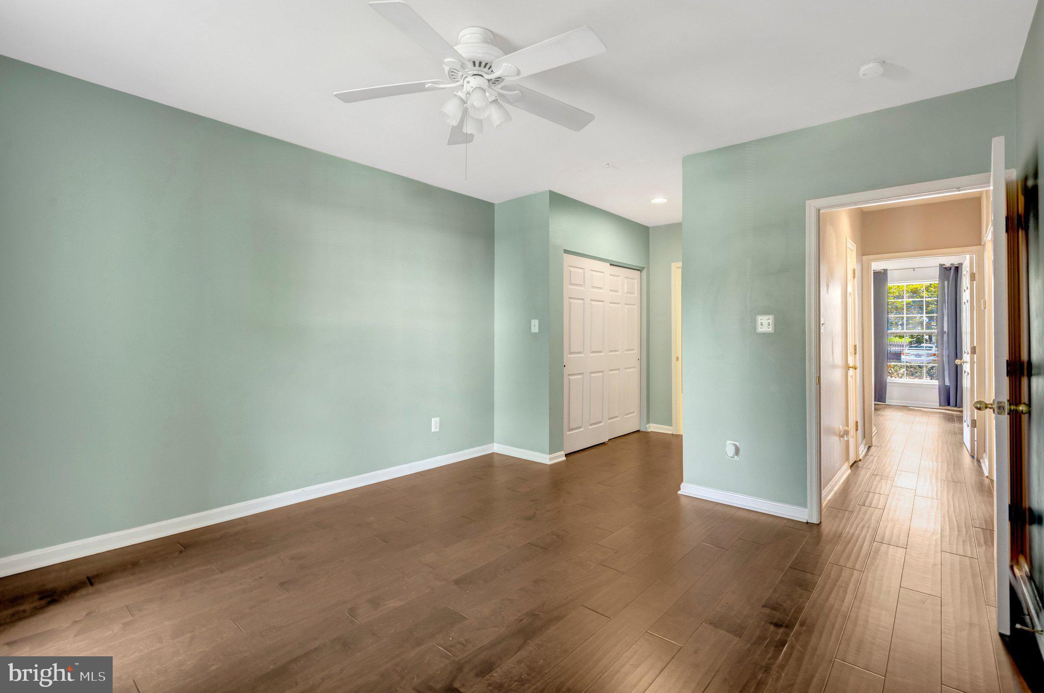 LAKESIDE AT SOUTH RIDING - Residential