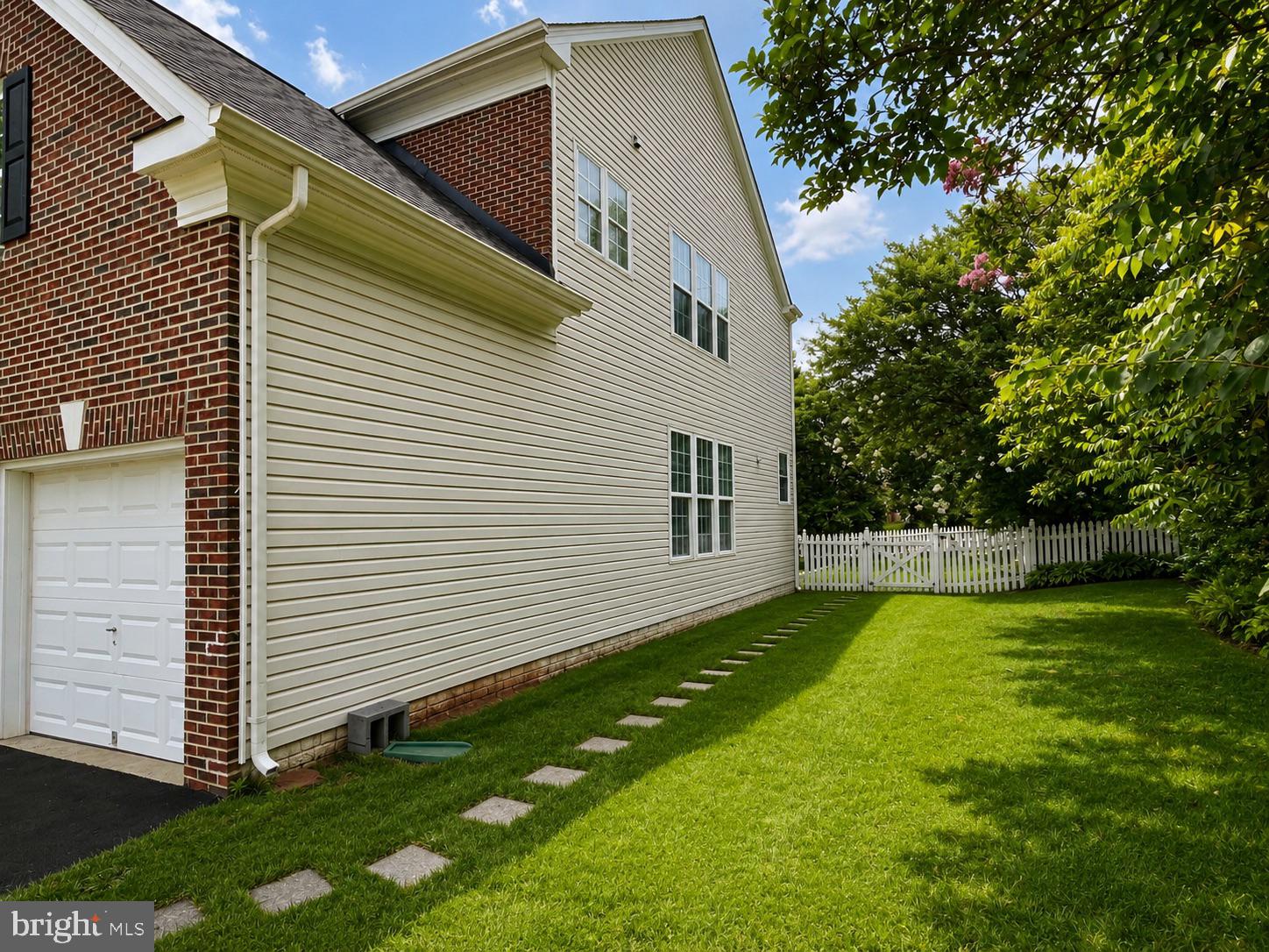 EDWARDS LANDING - Residential