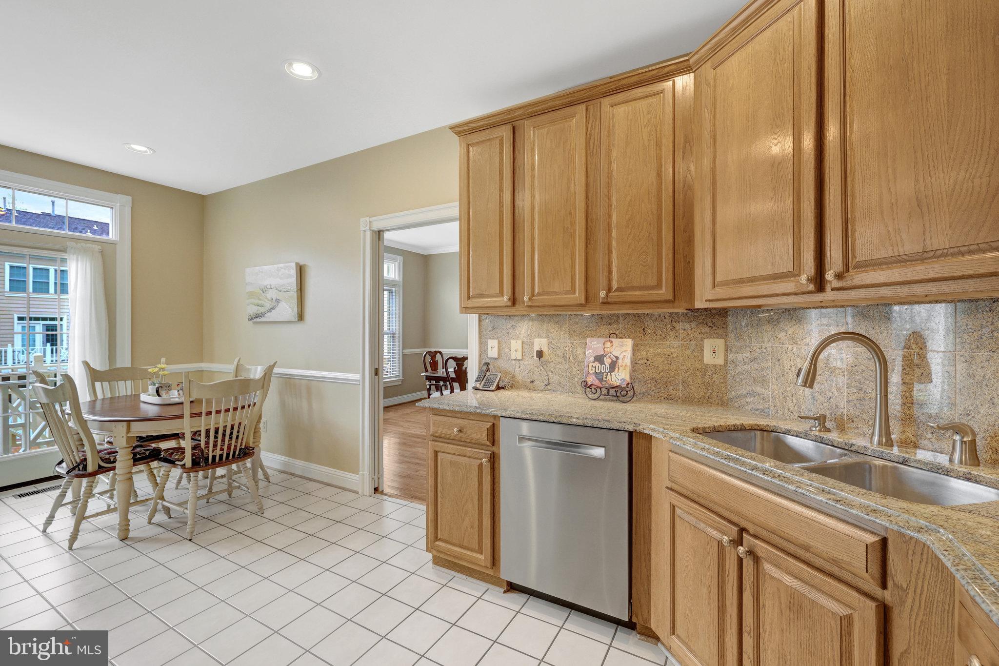 ENGLISH OAKS - Residential
