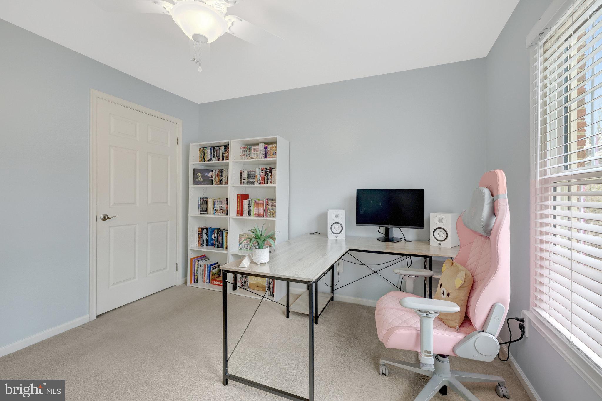 ENGLISH OAKS - Residential