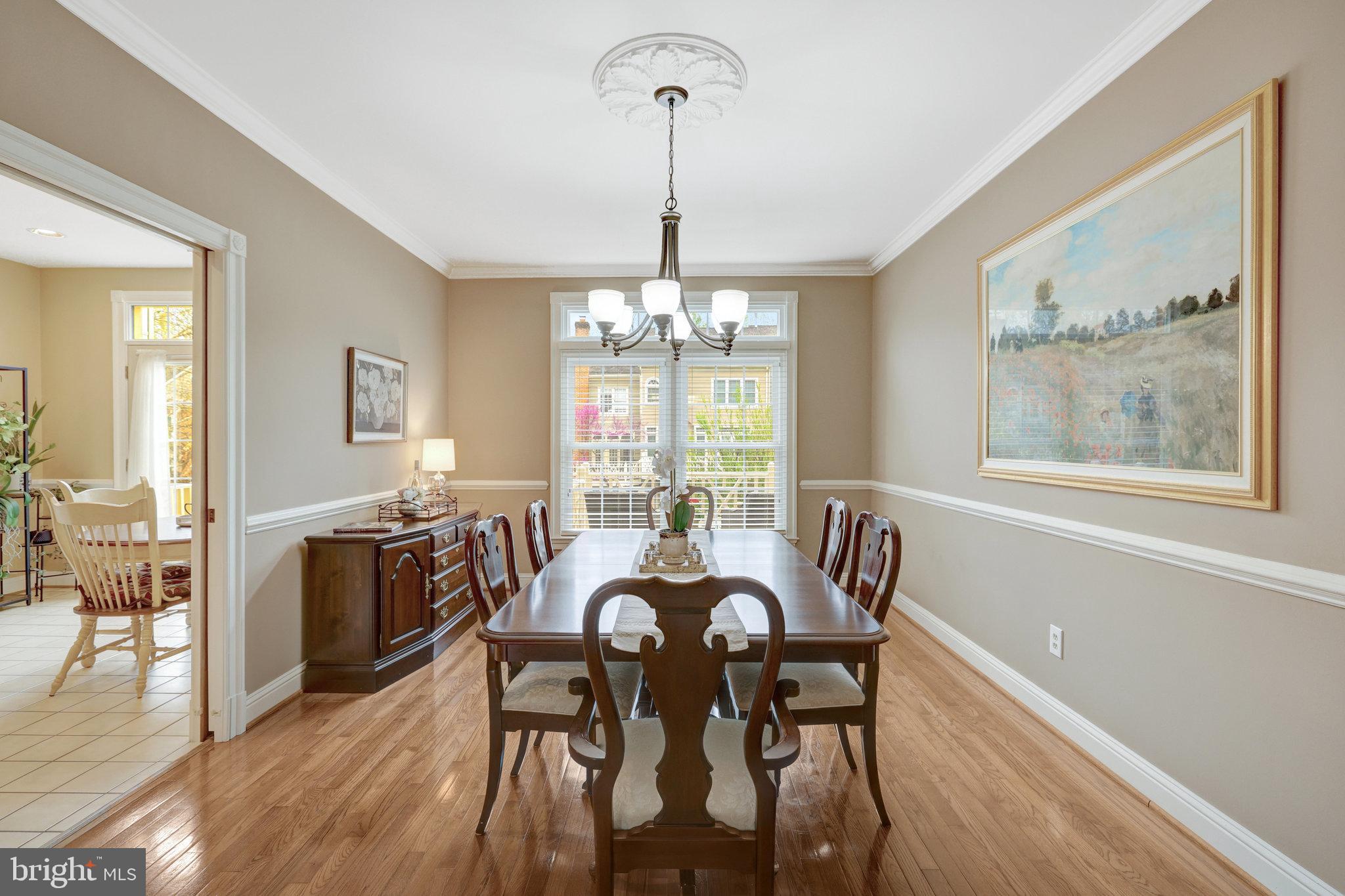 ENGLISH OAKS - Residential
