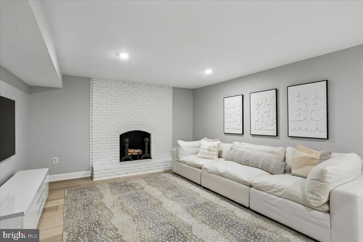WILLOWBROOK - Residential
