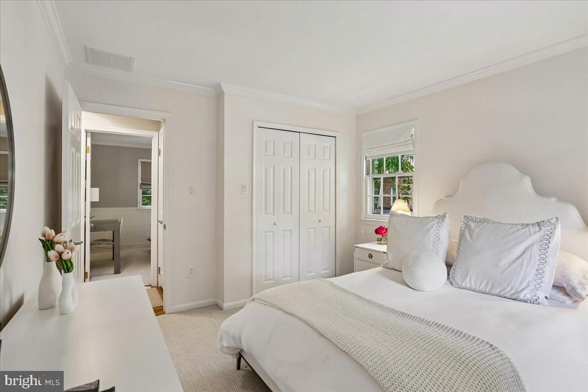 WILLOWBROOK - Residential