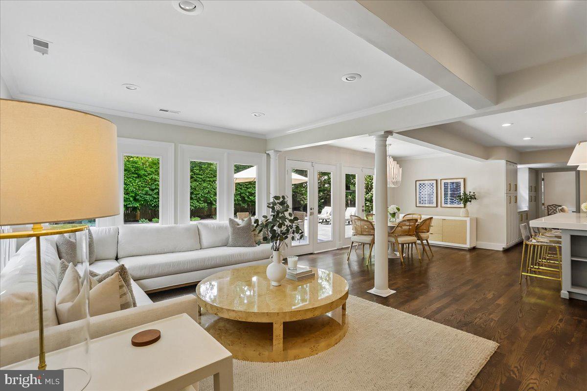 WILLOWBROOK - Residential