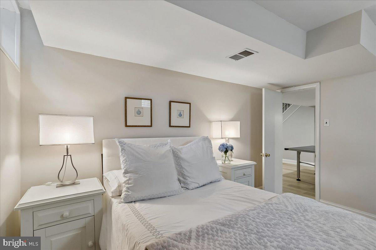 WILLOWBROOK - Residential