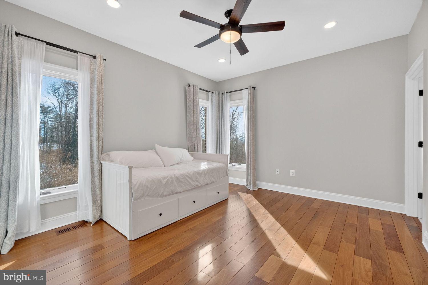 BRADDOCK HEIGHTS - Residential