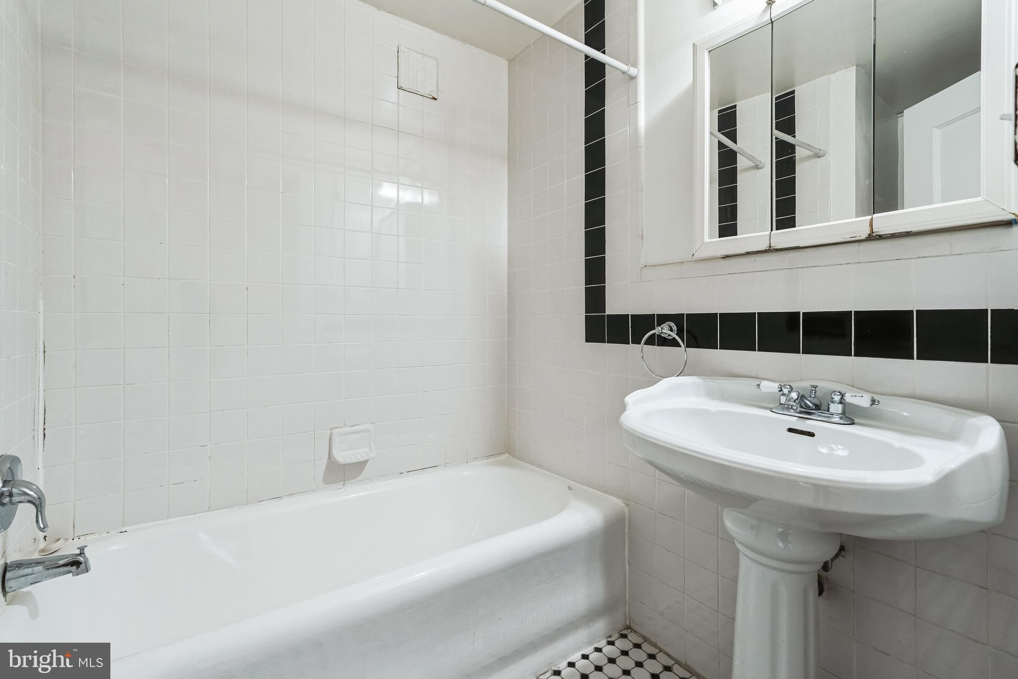 AVENUE OF THE ARTS - Residential Lease
