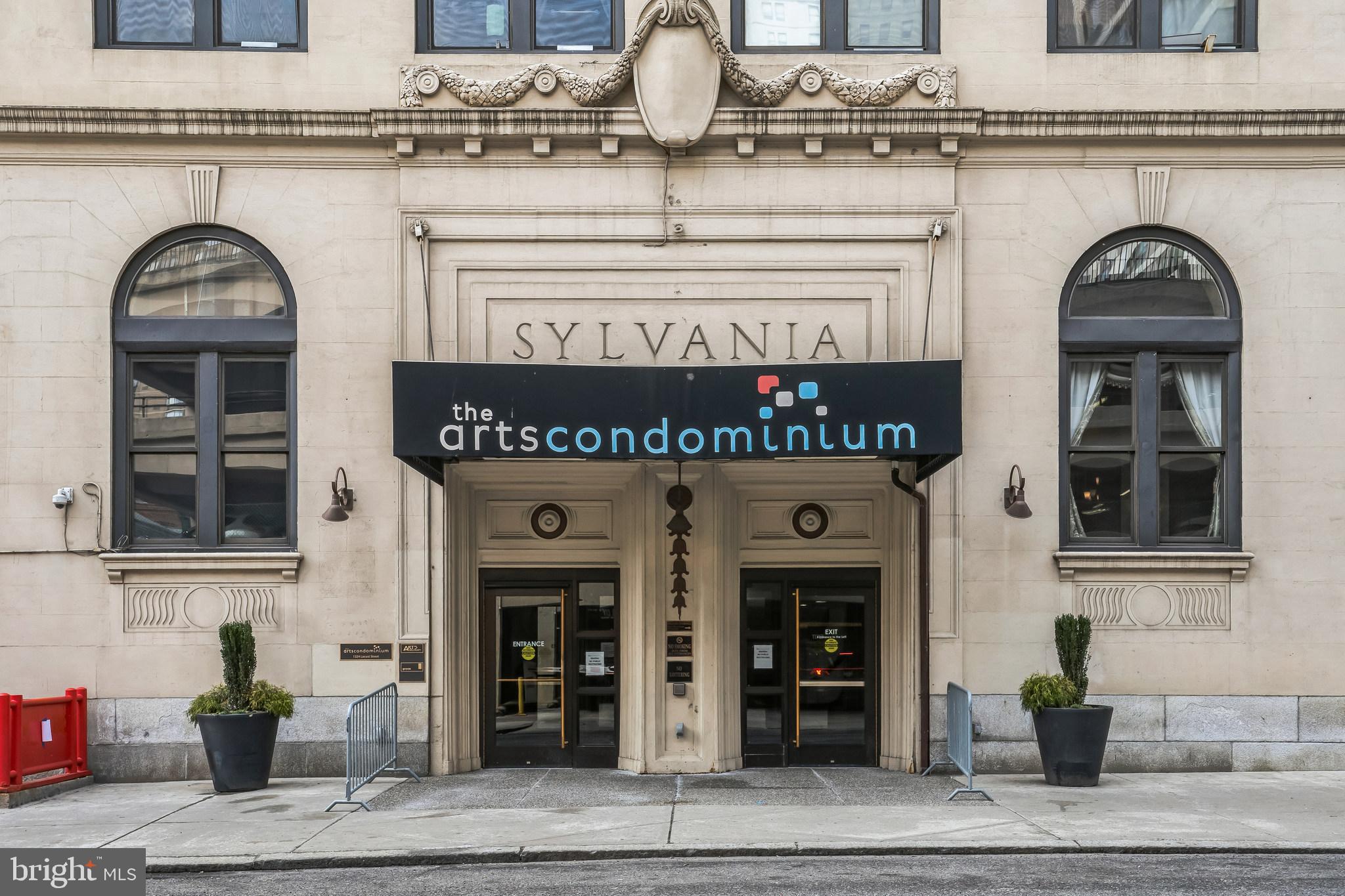 AVENUE OF THE ARTS - Residential Lease