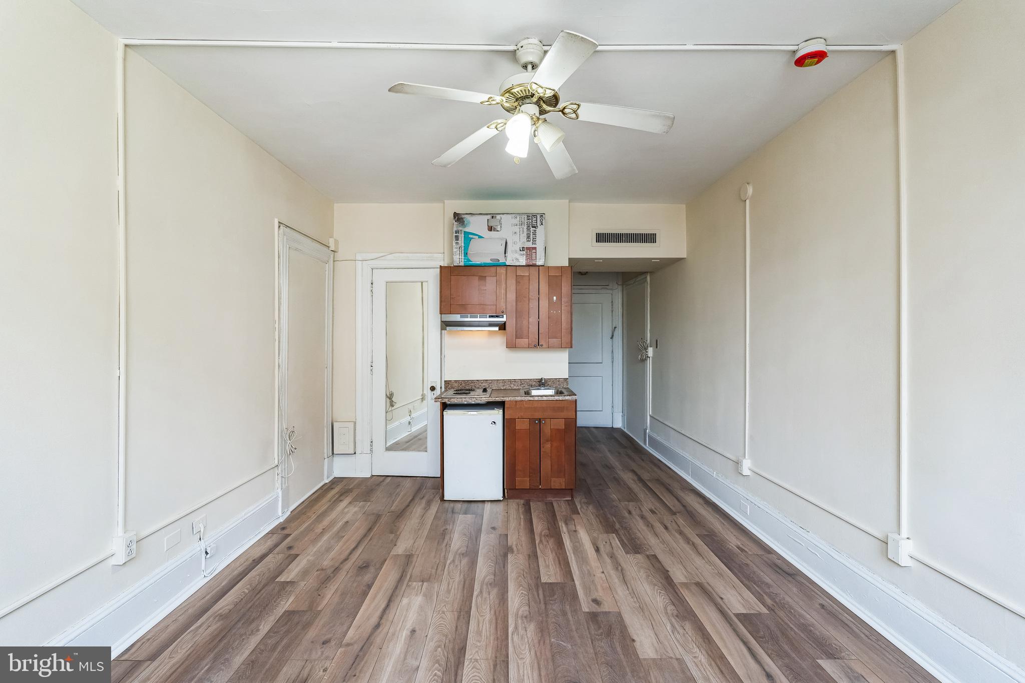 AVENUE OF THE ARTS - Residential Lease