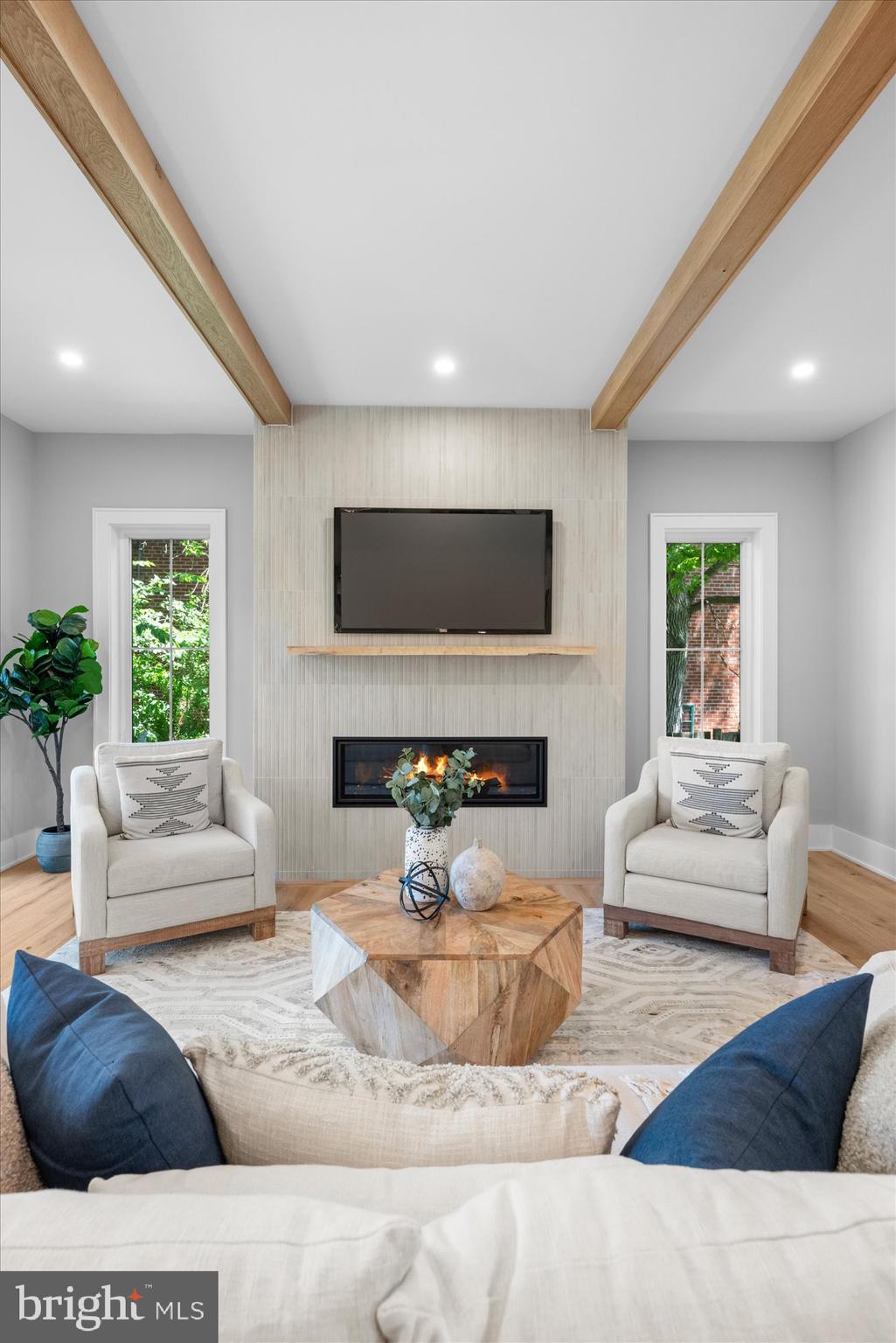 ADDISON HEIGHTS - Residential