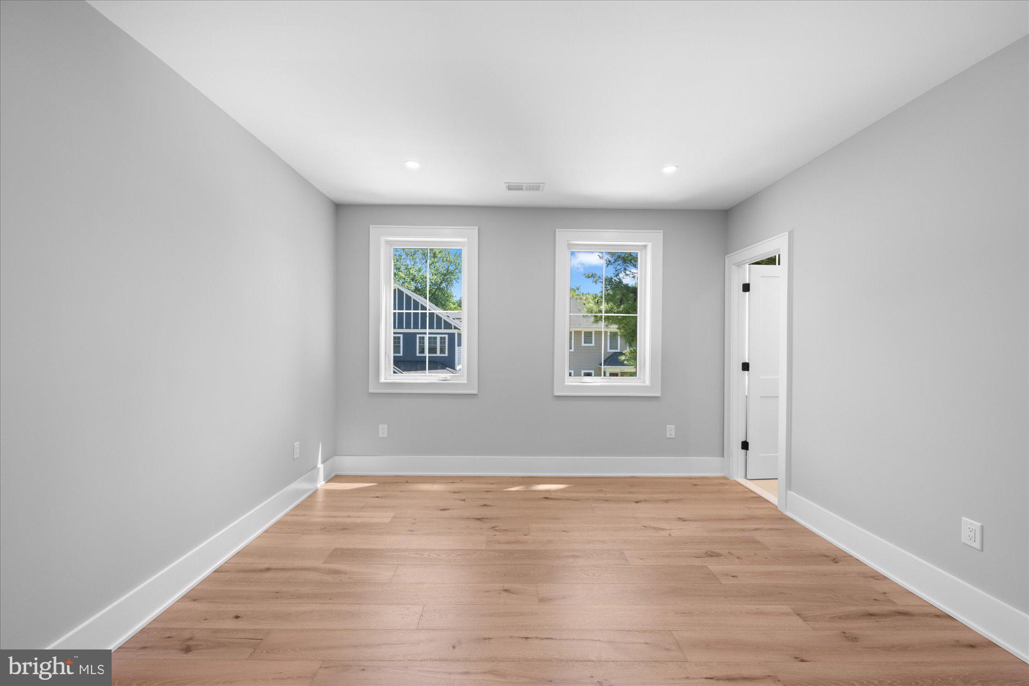 ADDISON HEIGHTS - Residential