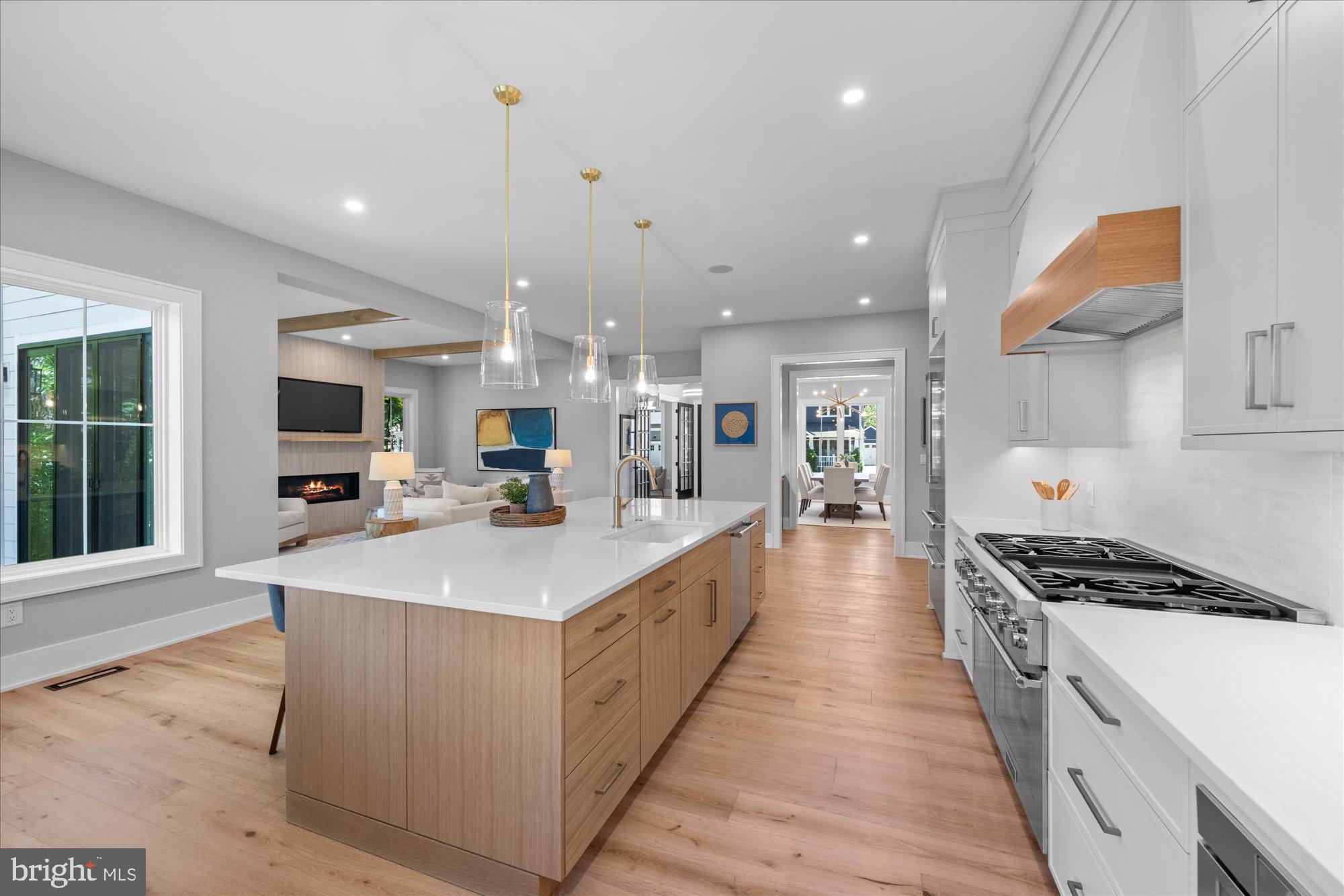 ADDISON HEIGHTS - Residential