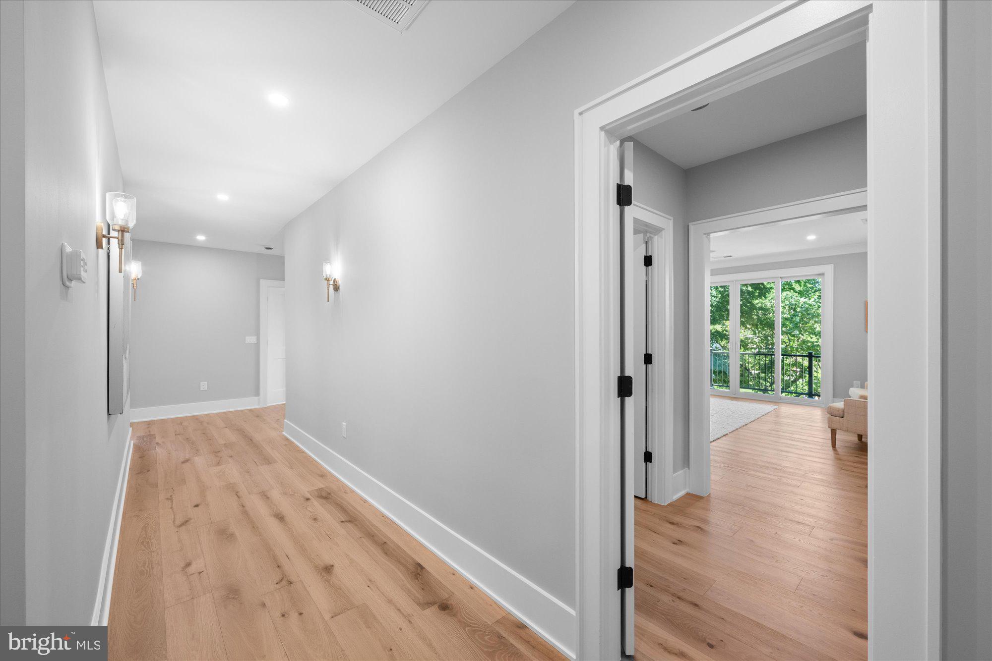 ADDISON HEIGHTS - Residential