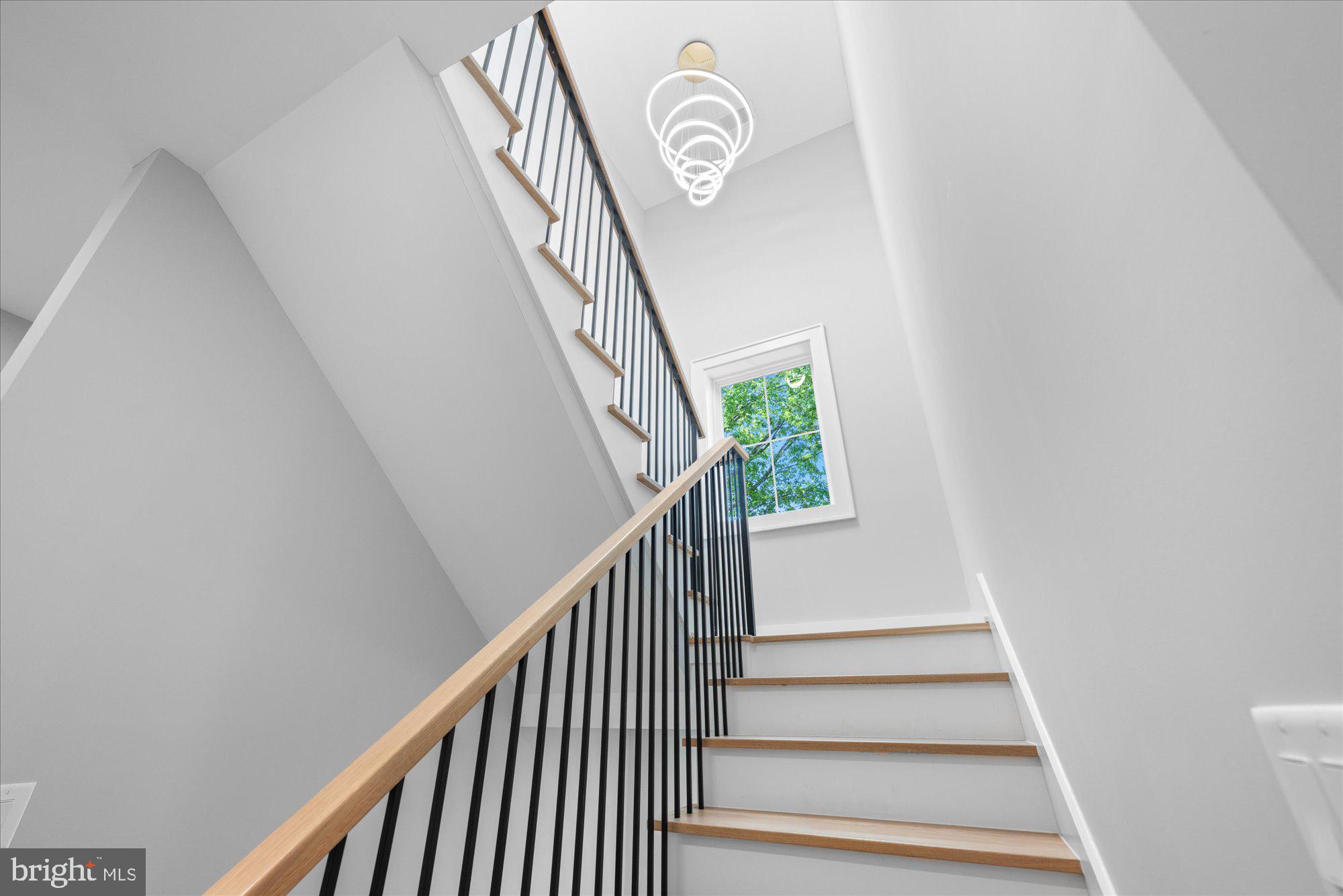 ADDISON HEIGHTS - Residential