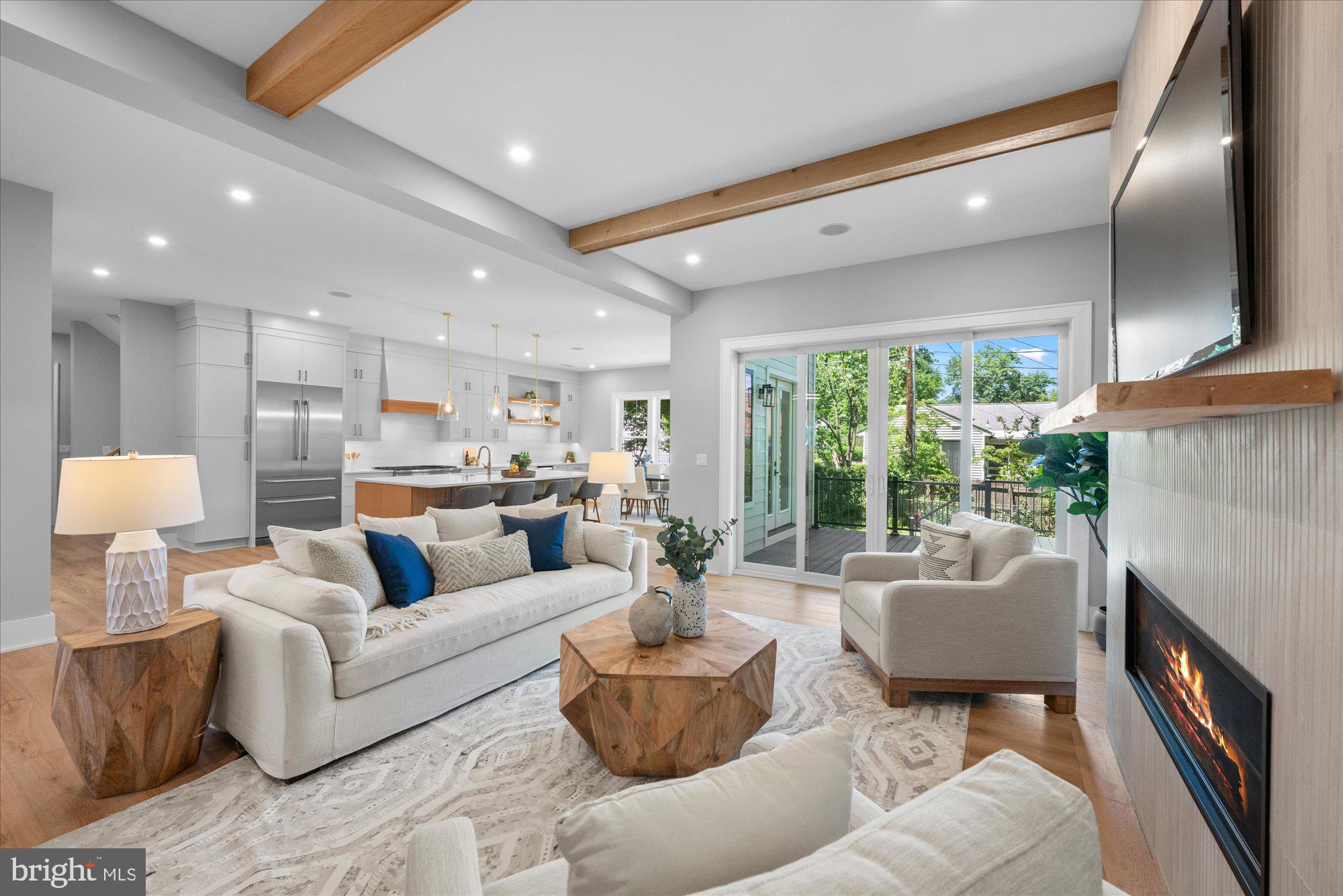 ADDISON HEIGHTS - Residential