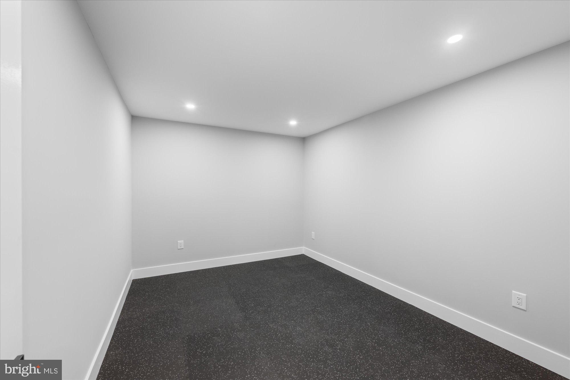 ADDISON HEIGHTS - Residential