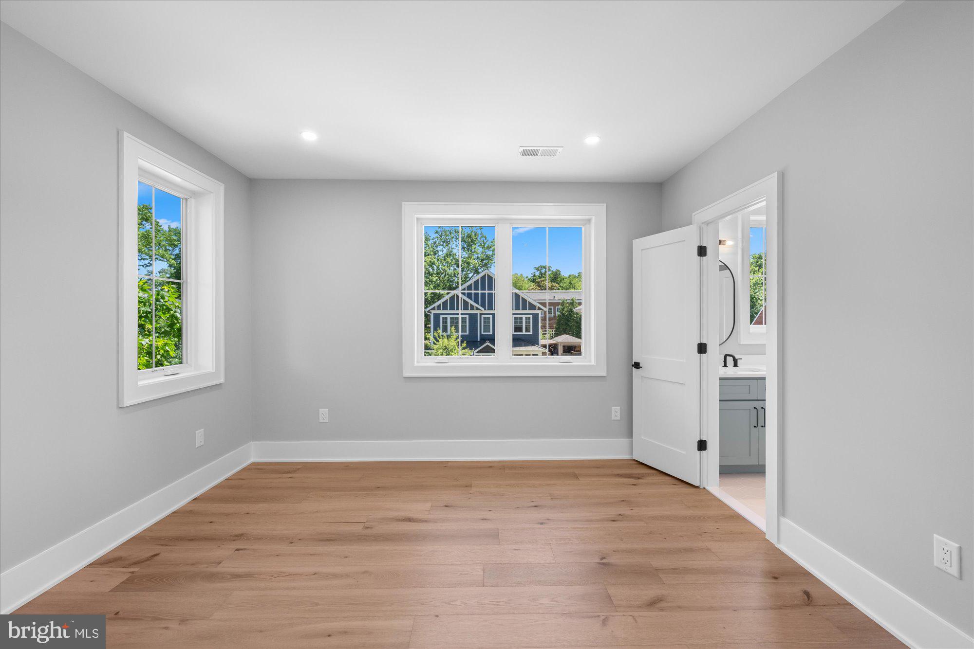 ADDISON HEIGHTS - Residential