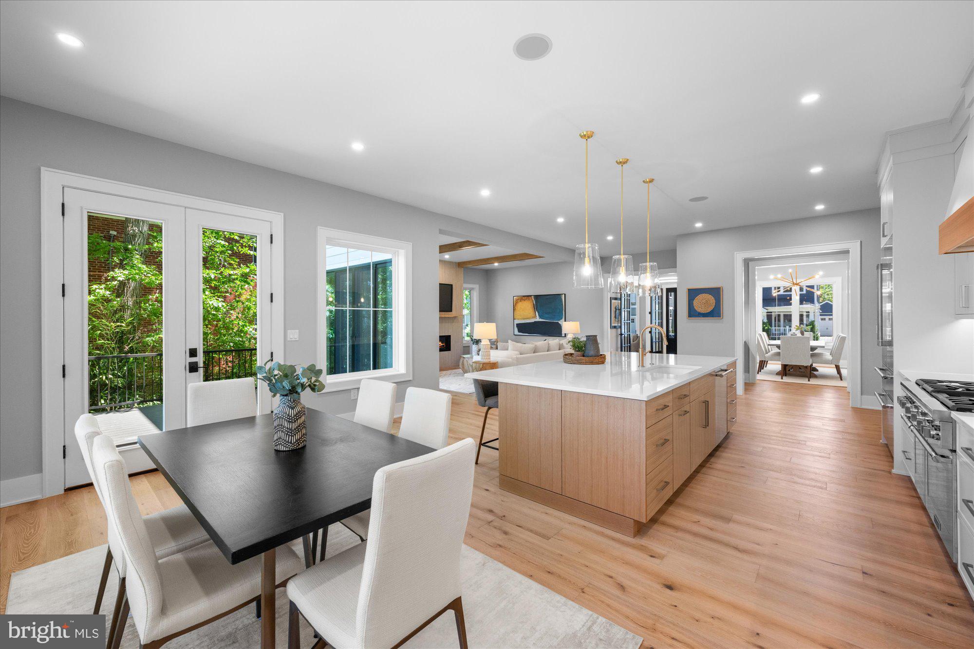 ADDISON HEIGHTS - Residential