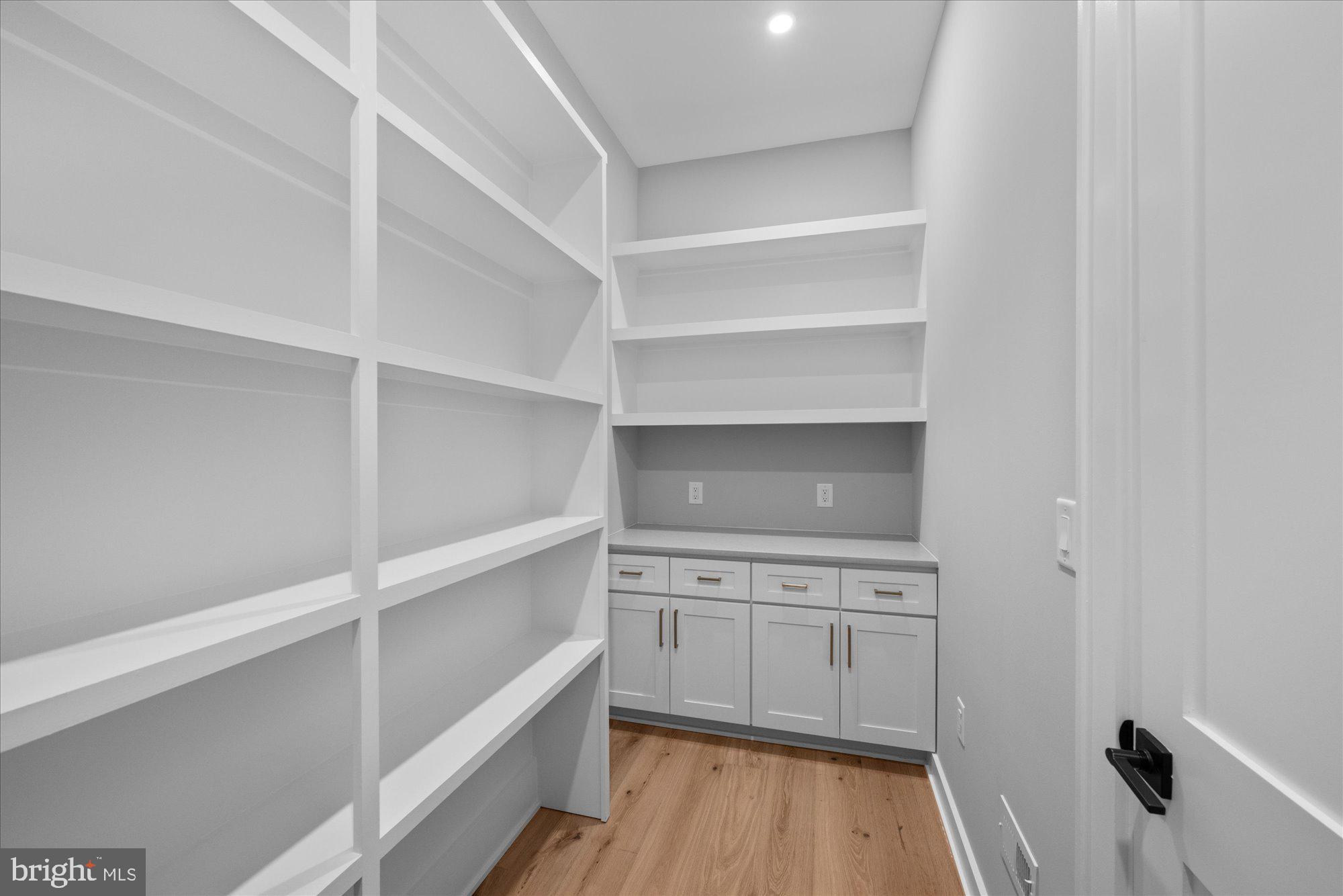 ADDISON HEIGHTS - Residential