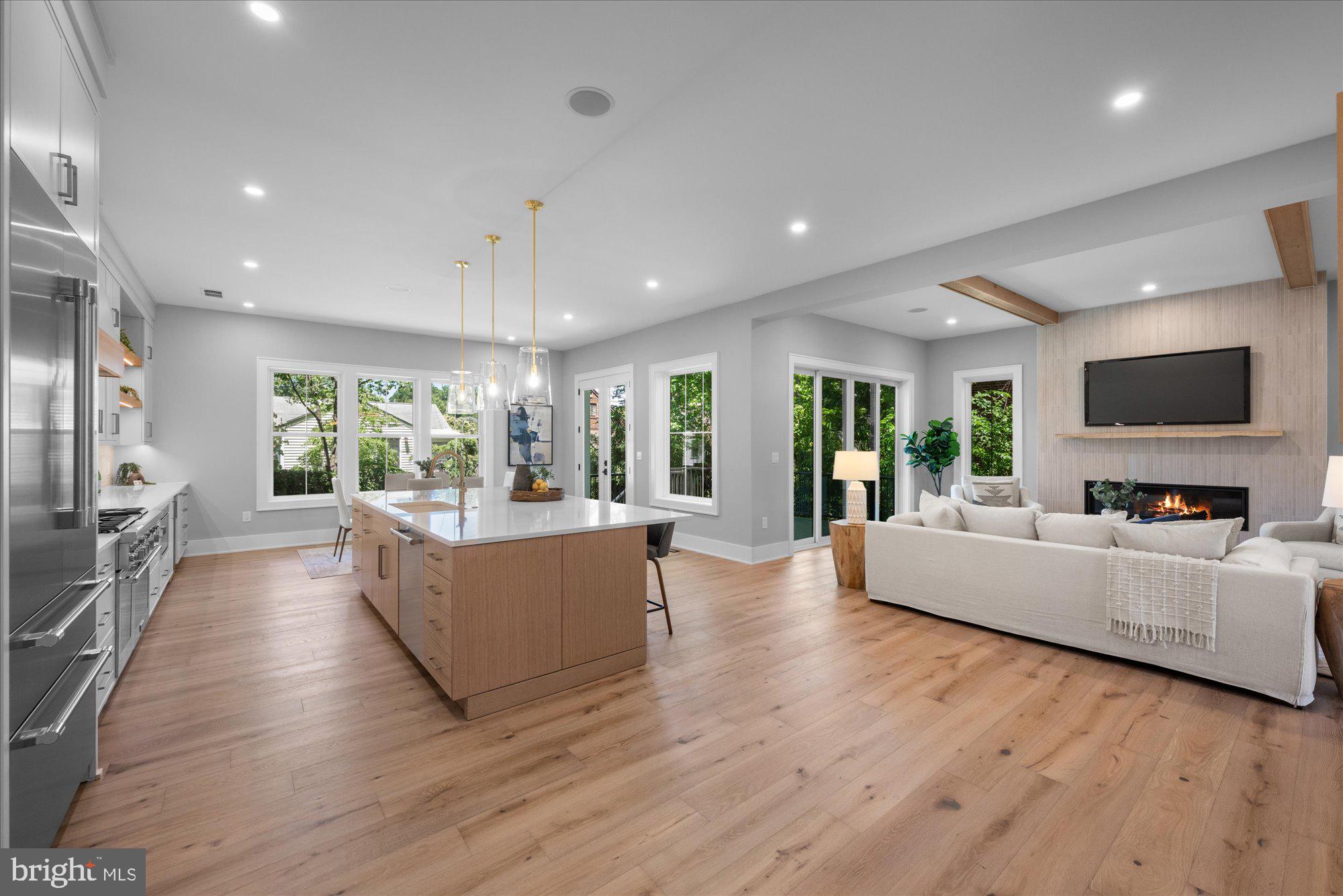 ADDISON HEIGHTS - Residential