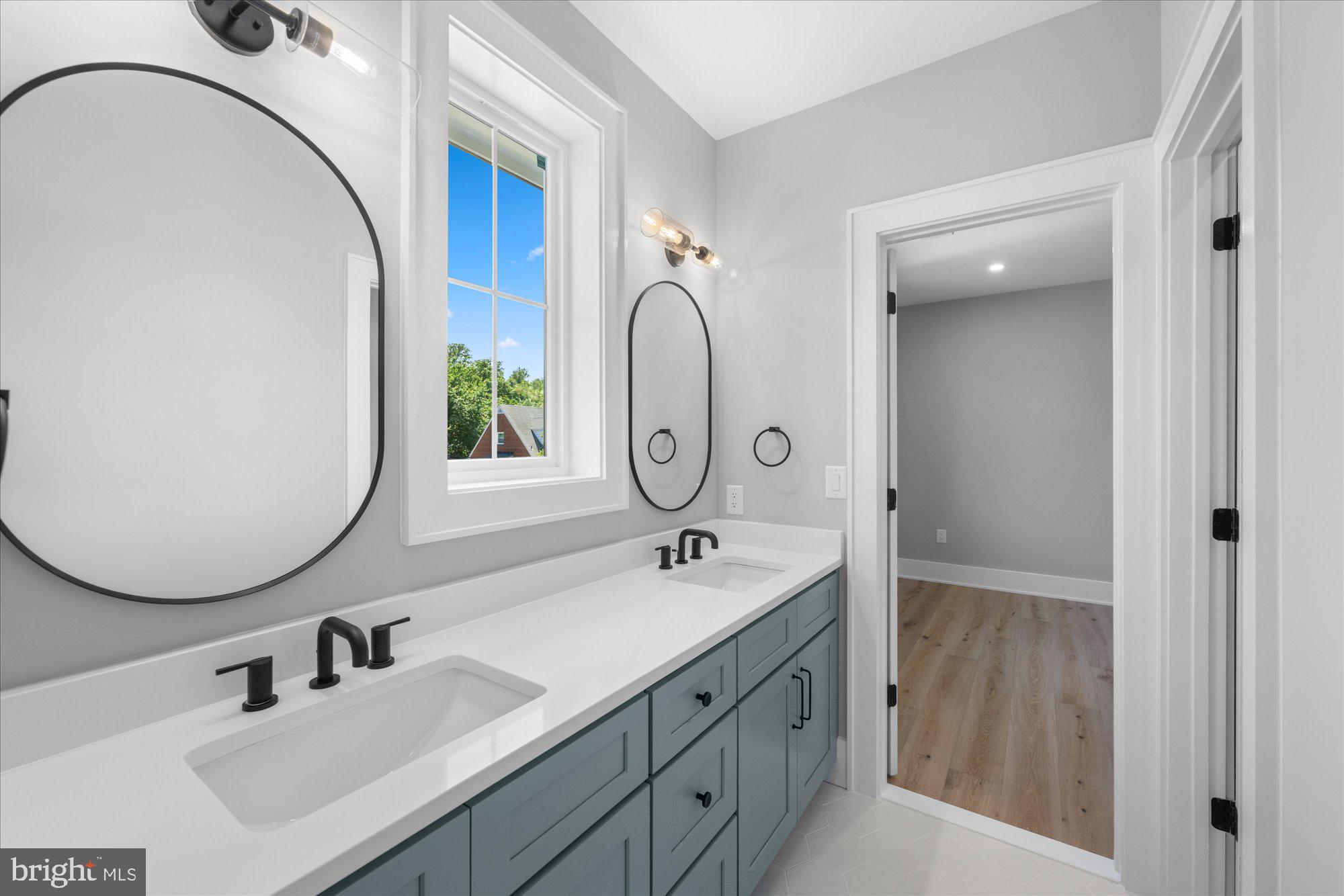 ADDISON HEIGHTS - Residential