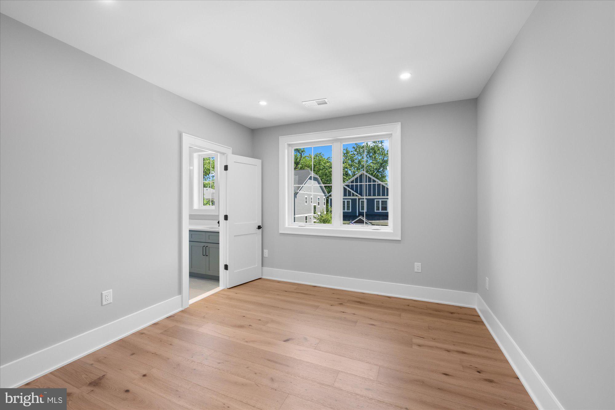 ADDISON HEIGHTS - Residential