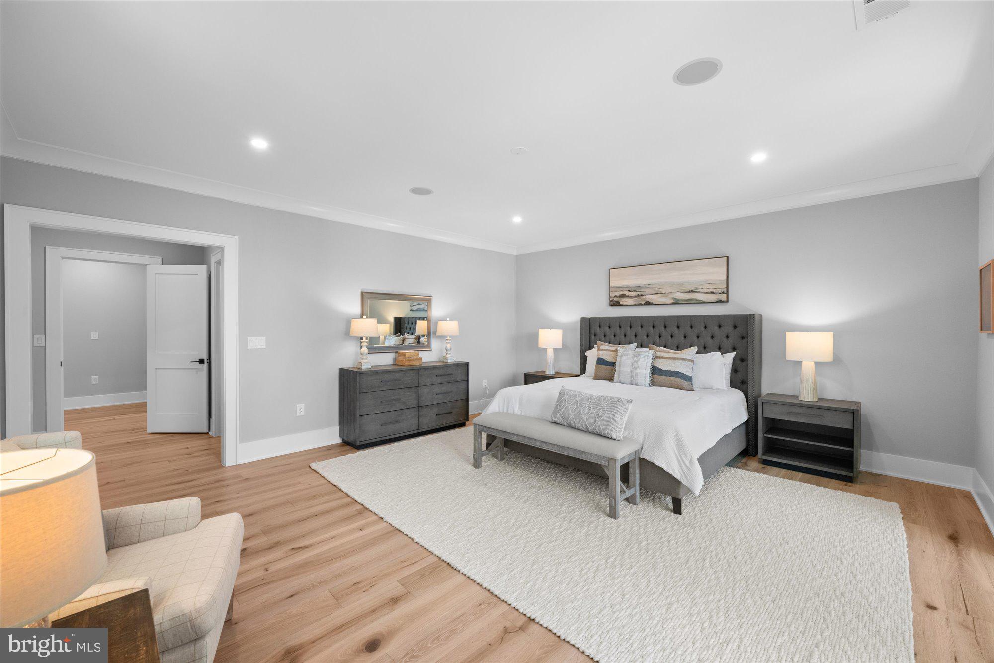 ADDISON HEIGHTS - Residential