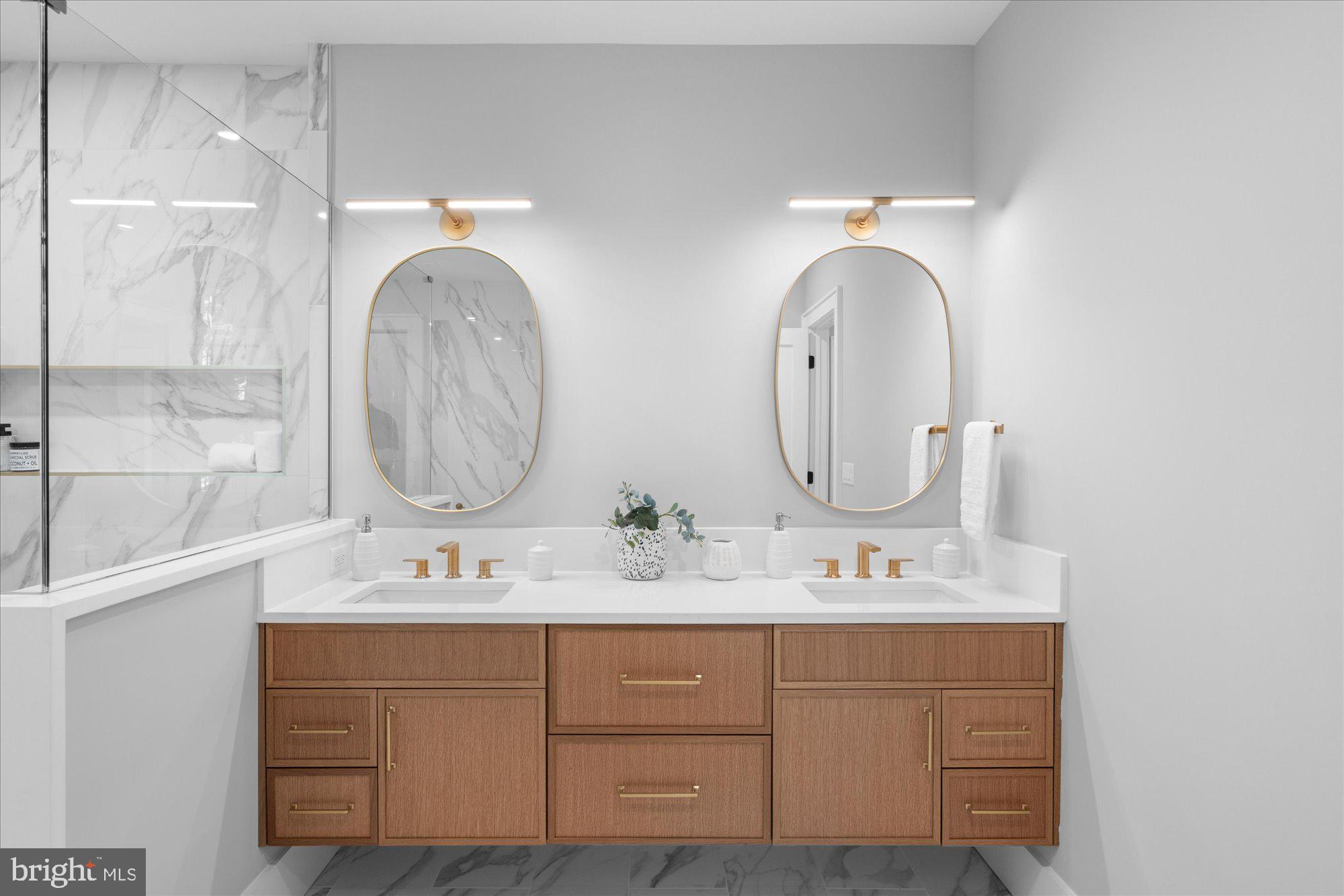 ADDISON HEIGHTS - Residential