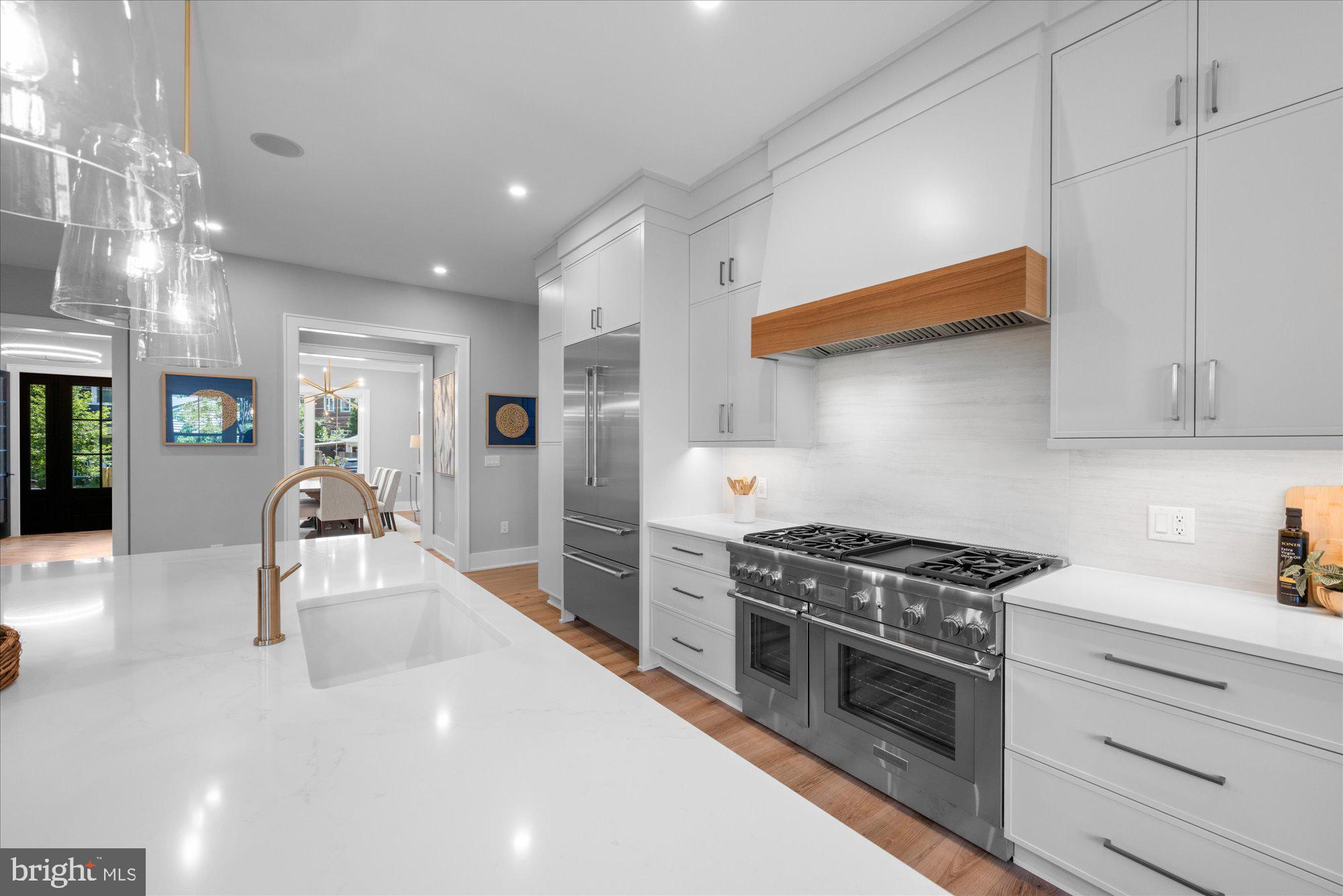 ADDISON HEIGHTS - Residential