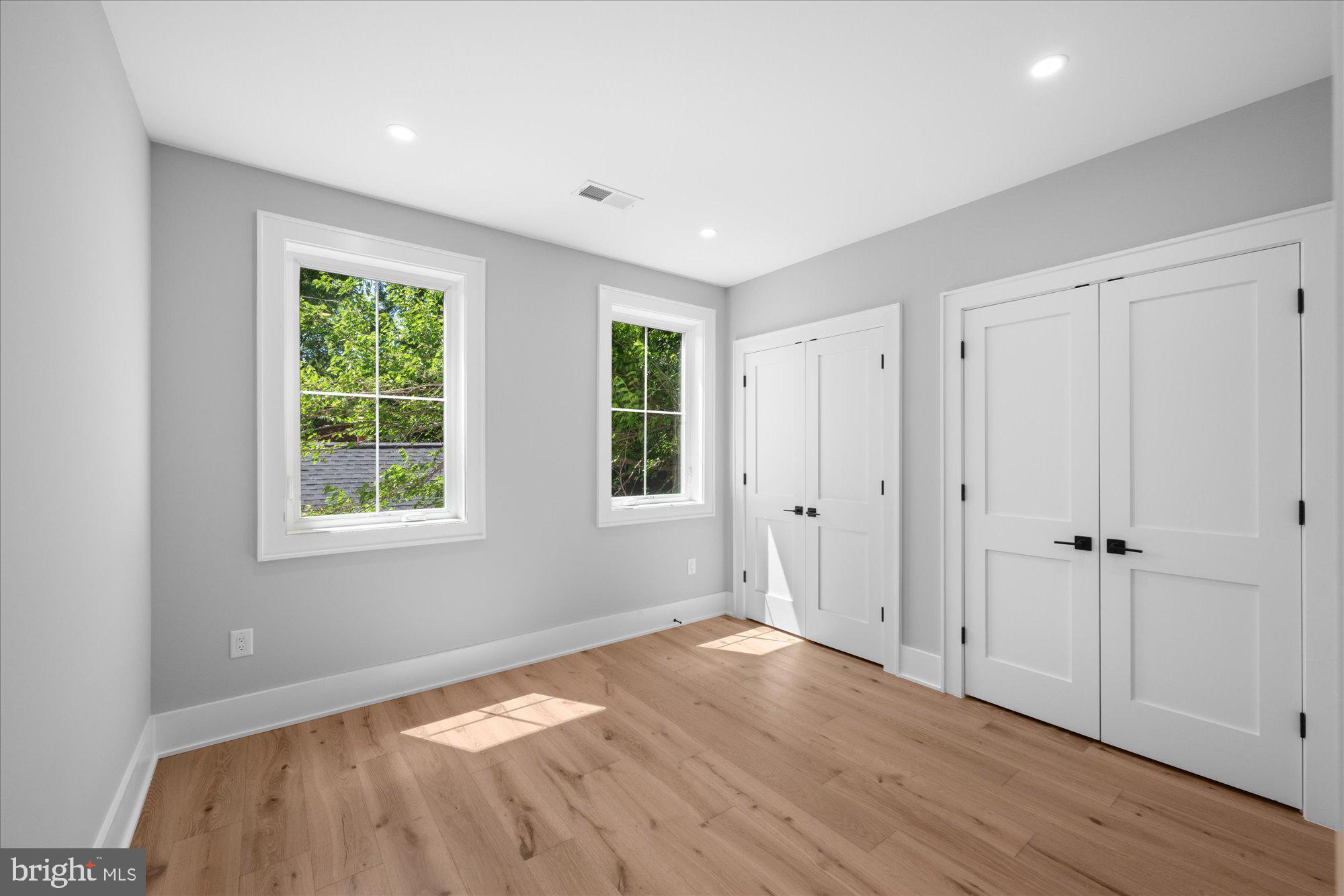ADDISON HEIGHTS - Residential