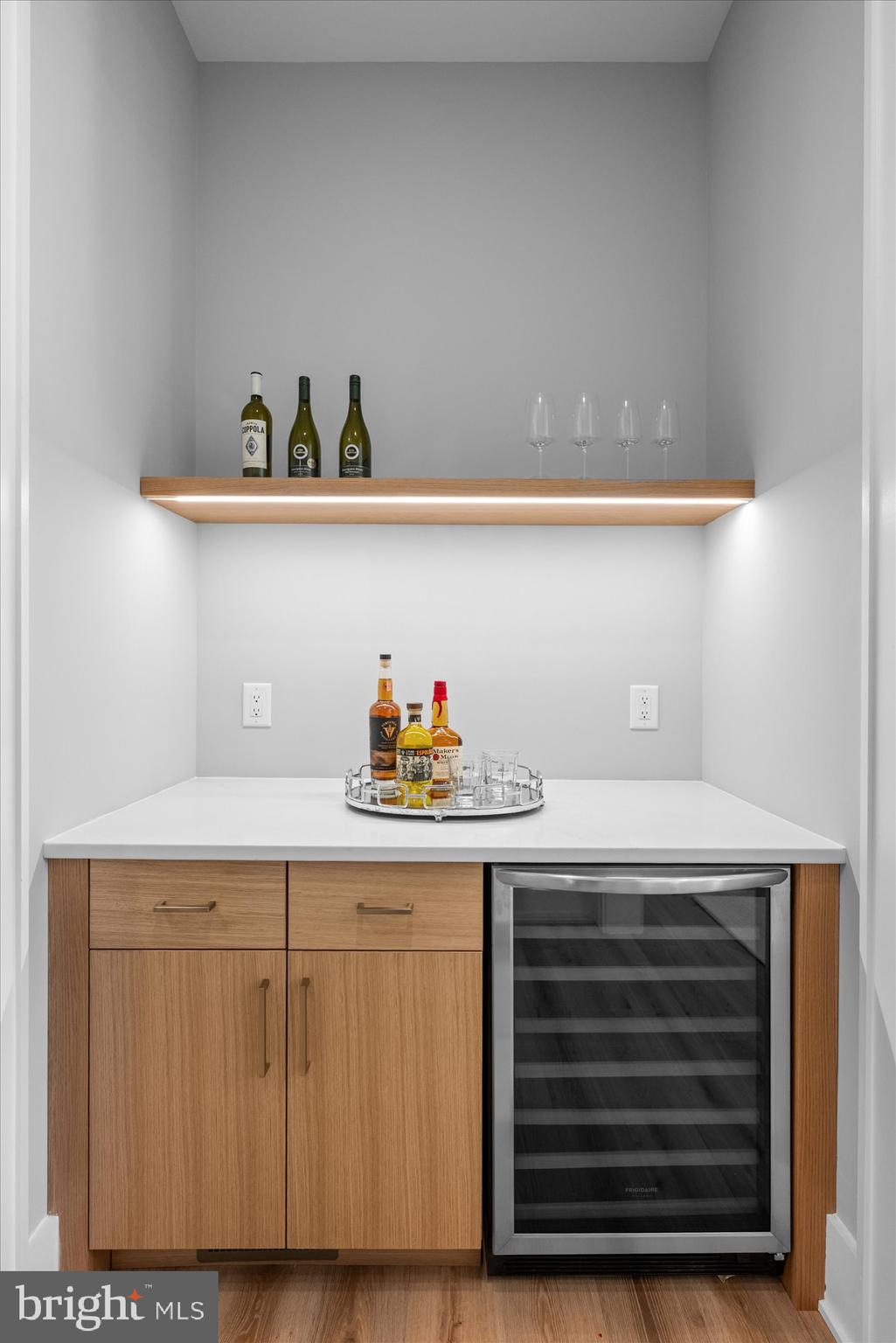 ADDISON HEIGHTS - Residential