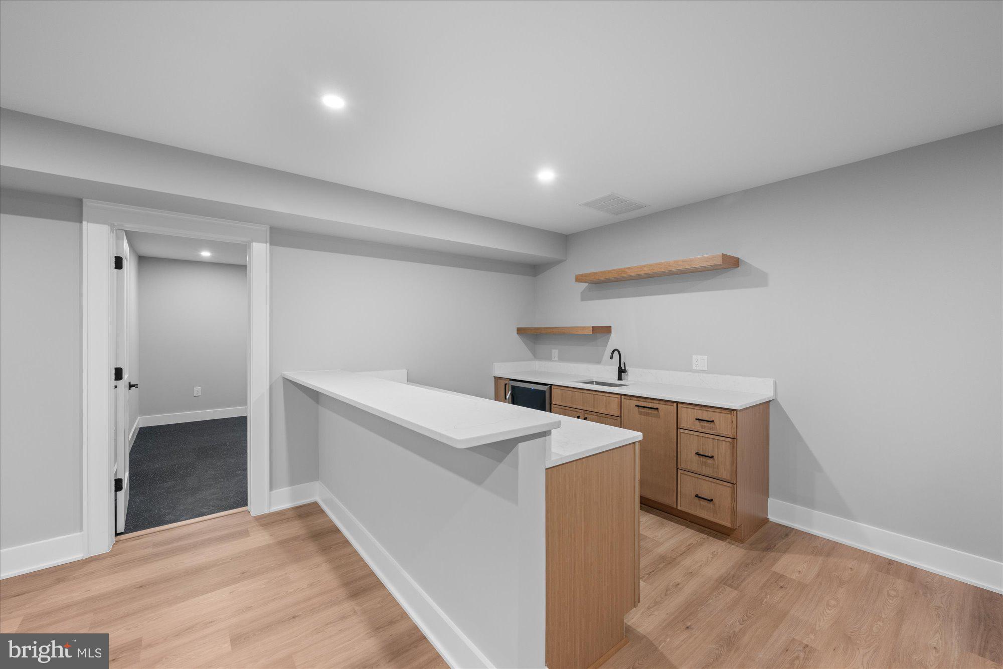 ADDISON HEIGHTS - Residential
