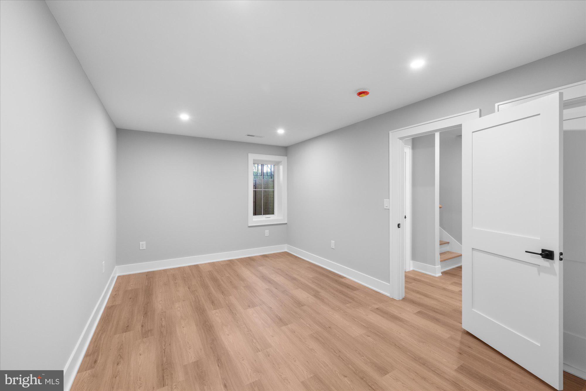 ADDISON HEIGHTS - Residential