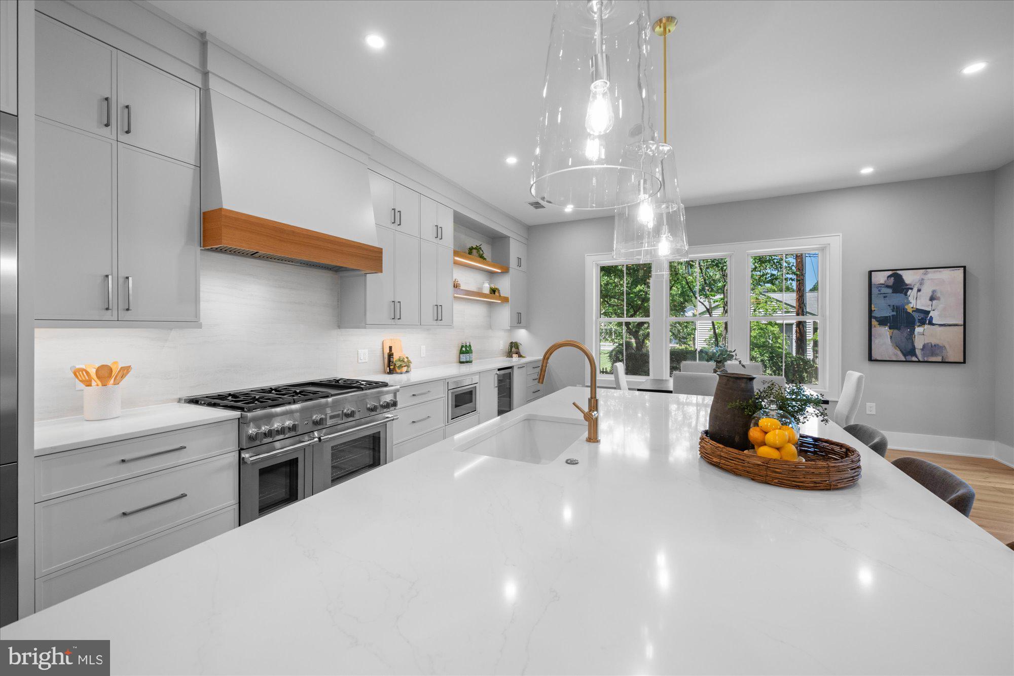 ADDISON HEIGHTS - Residential