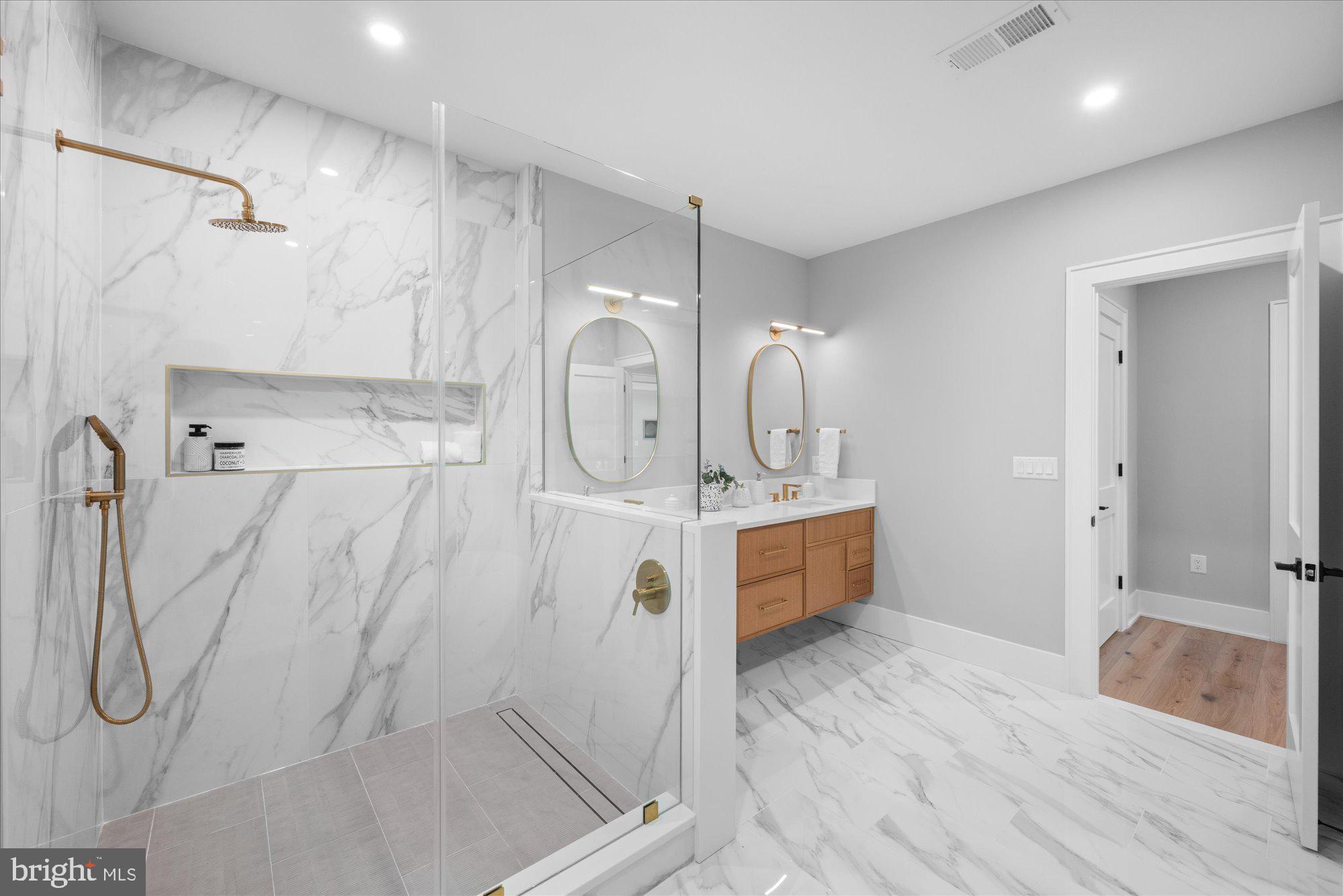 ADDISON HEIGHTS - Residential