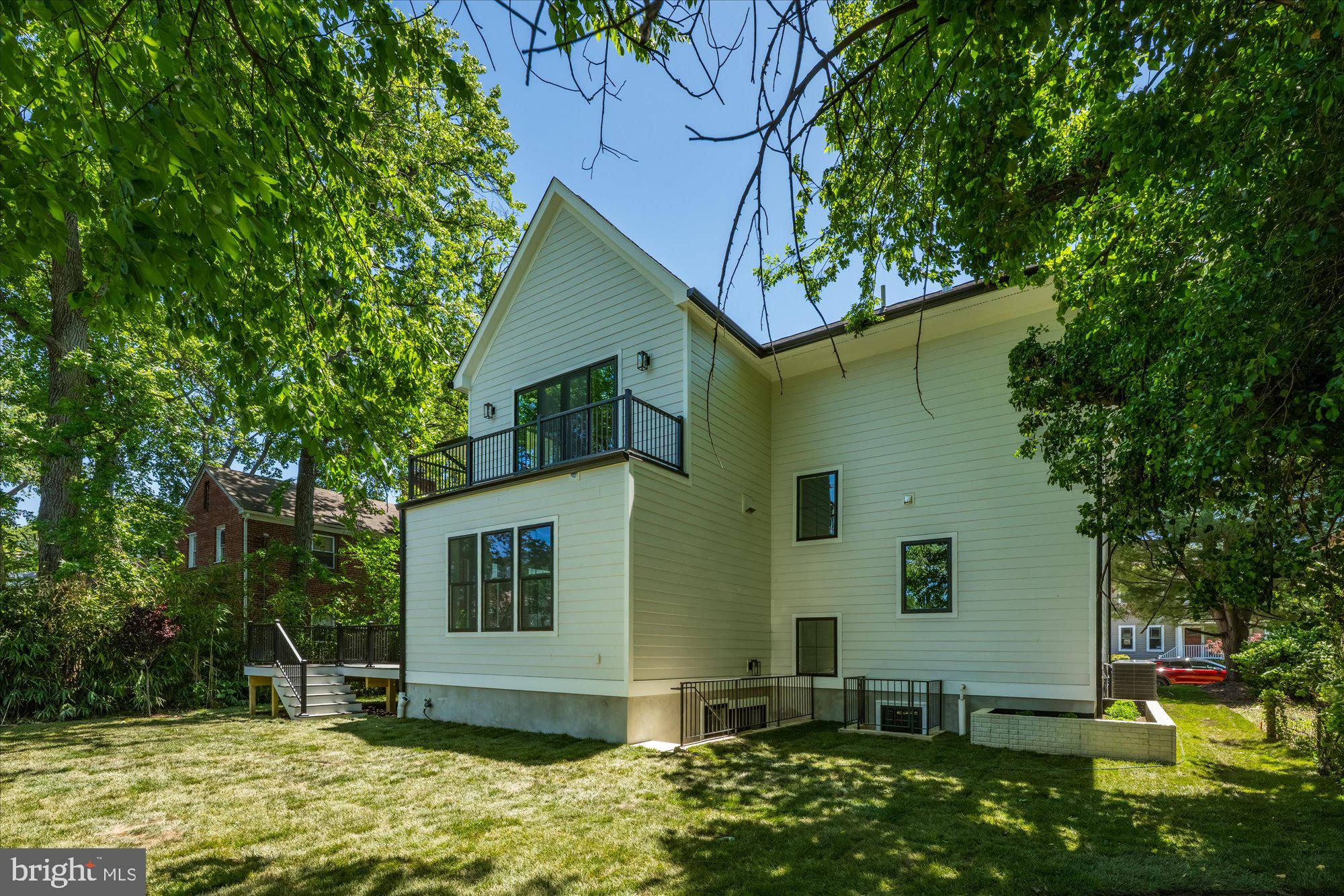 ADDISON HEIGHTS - Residential