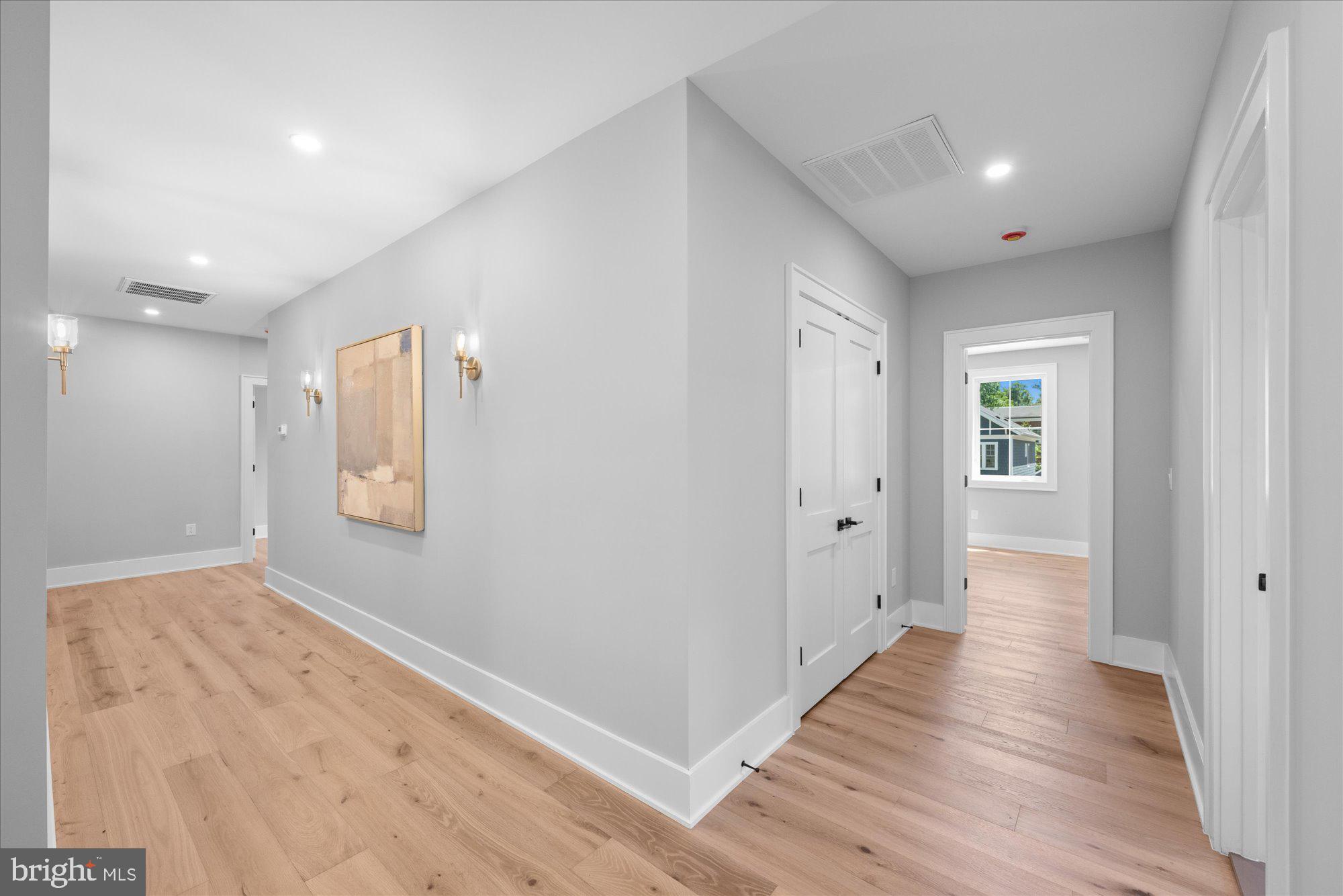 ADDISON HEIGHTS - Residential