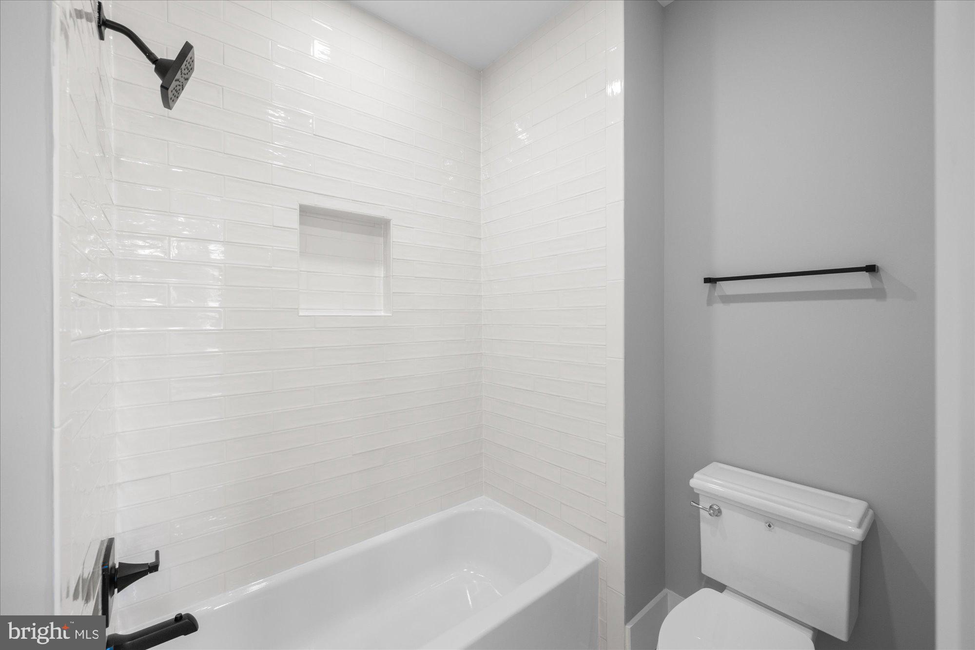 ADDISON HEIGHTS - Residential