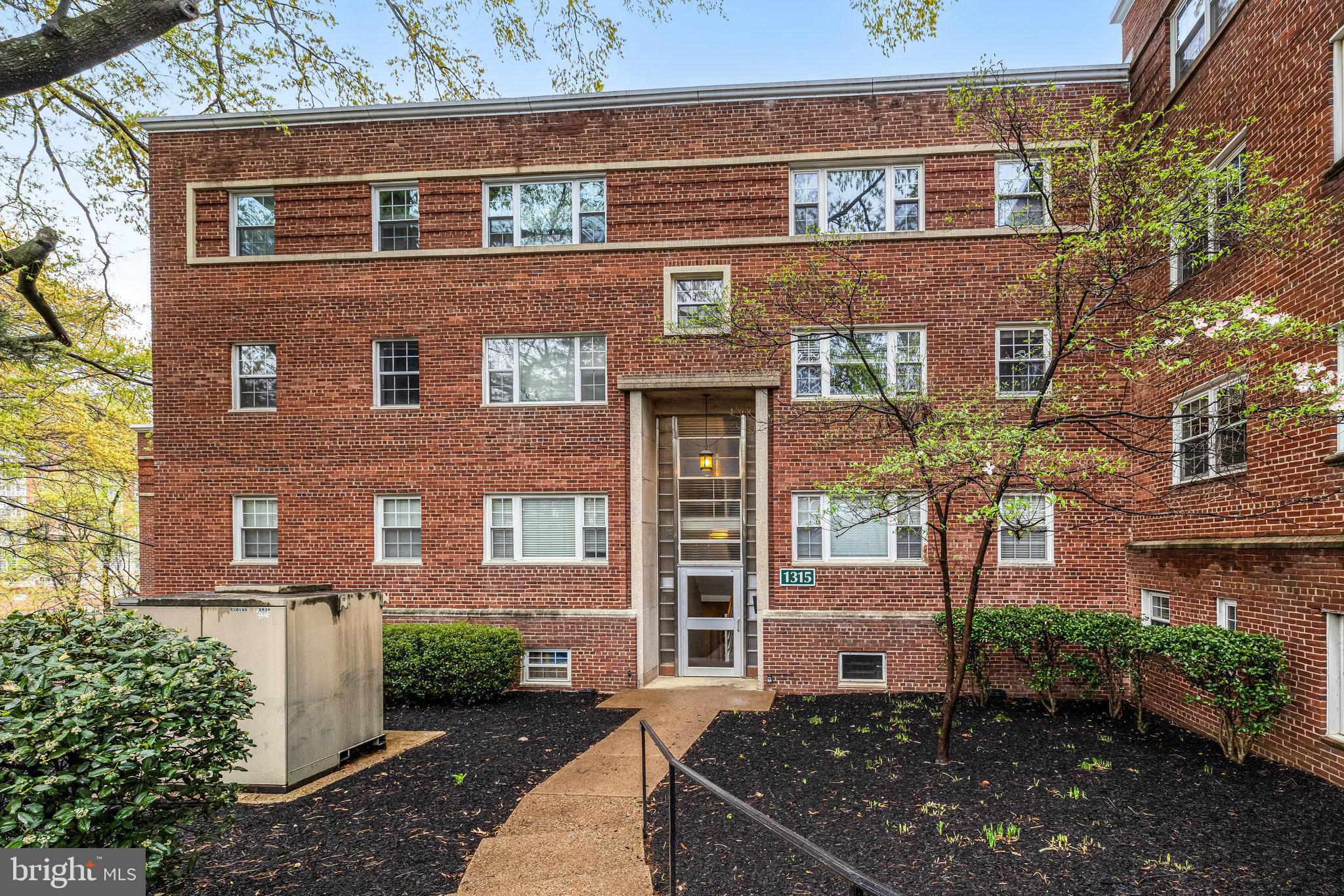 WESTMORELAND TERRACE - Residential Lease