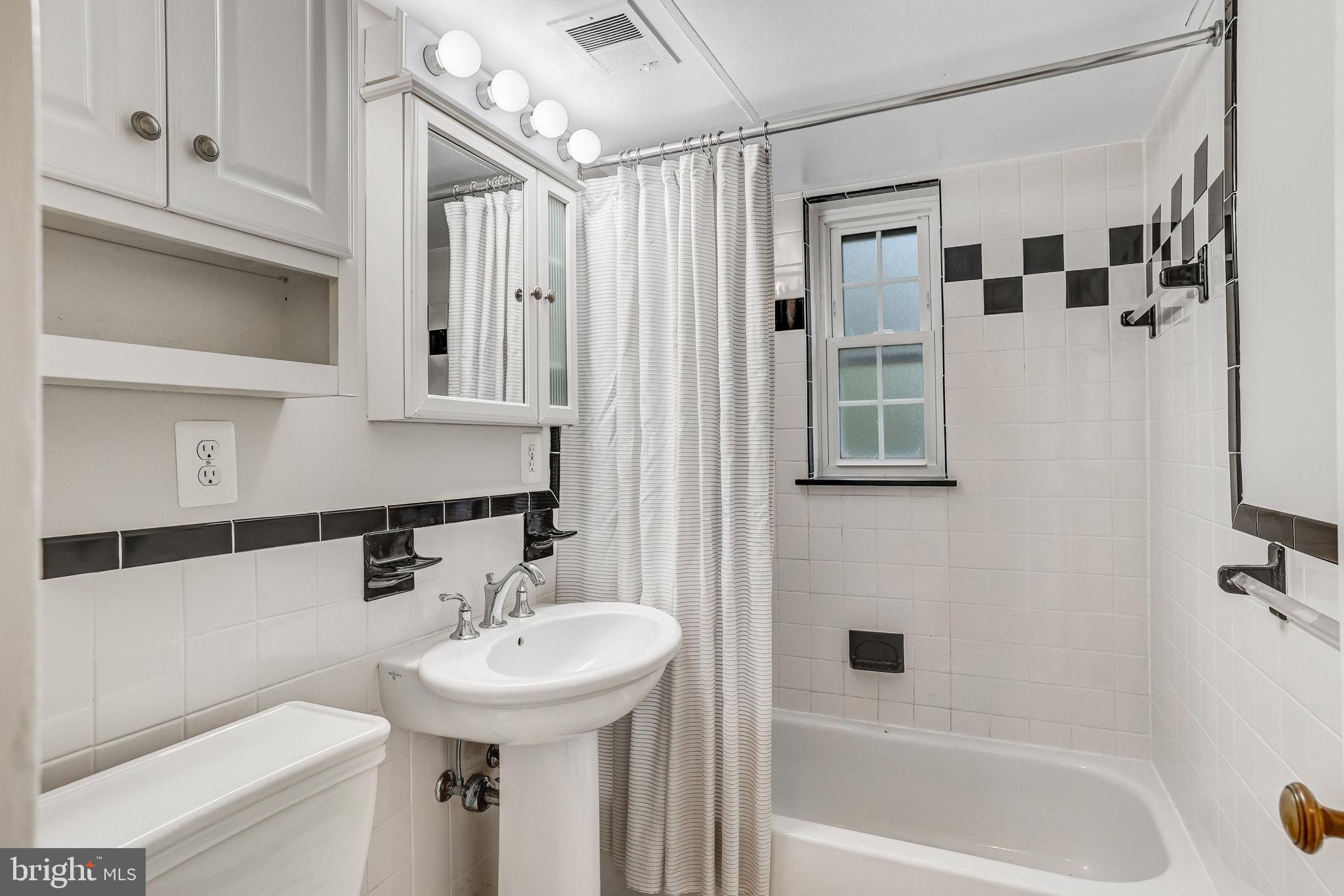 WESTMORELAND TERRACE - Residential Lease