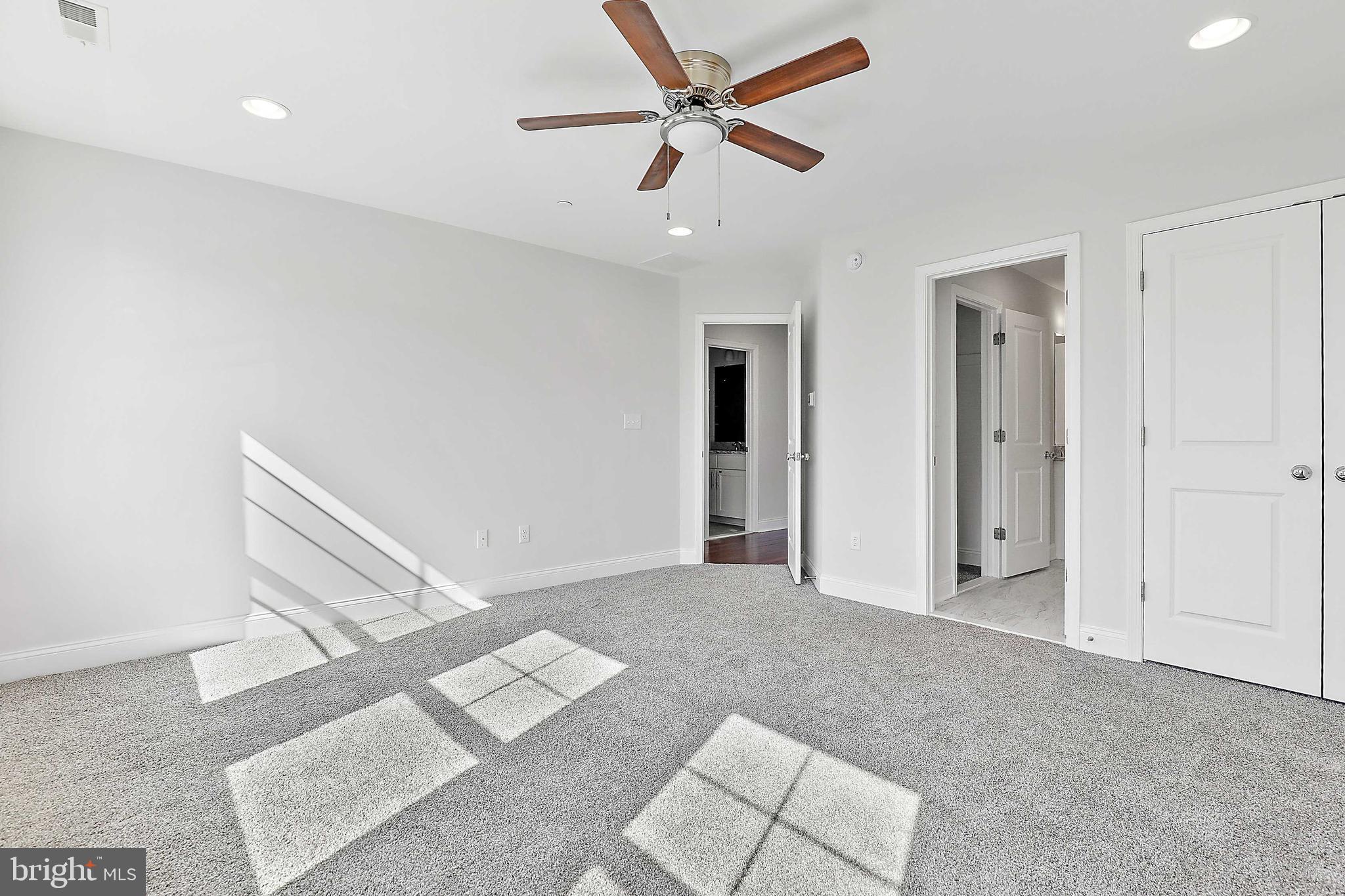 RIVIERA BEACH - Residential