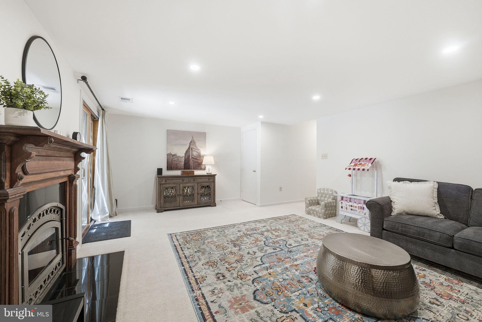 BURKE CENTRE - Residential