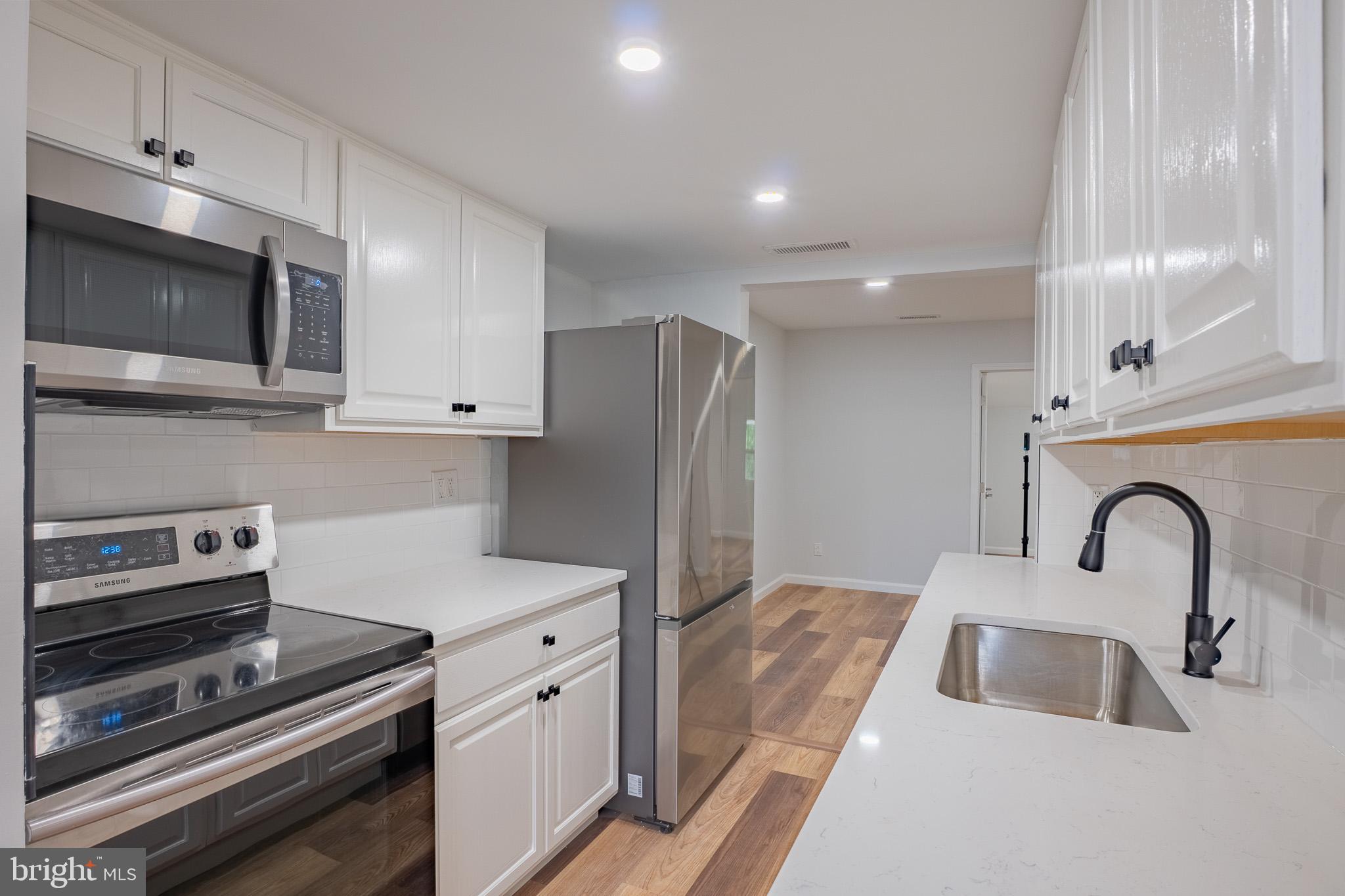 STAFFORD OAKS - Residential