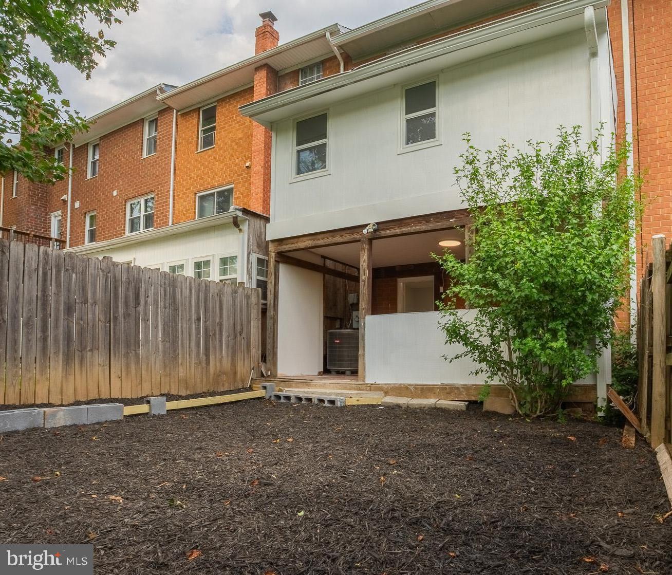 STAFFORD OAKS - Residential