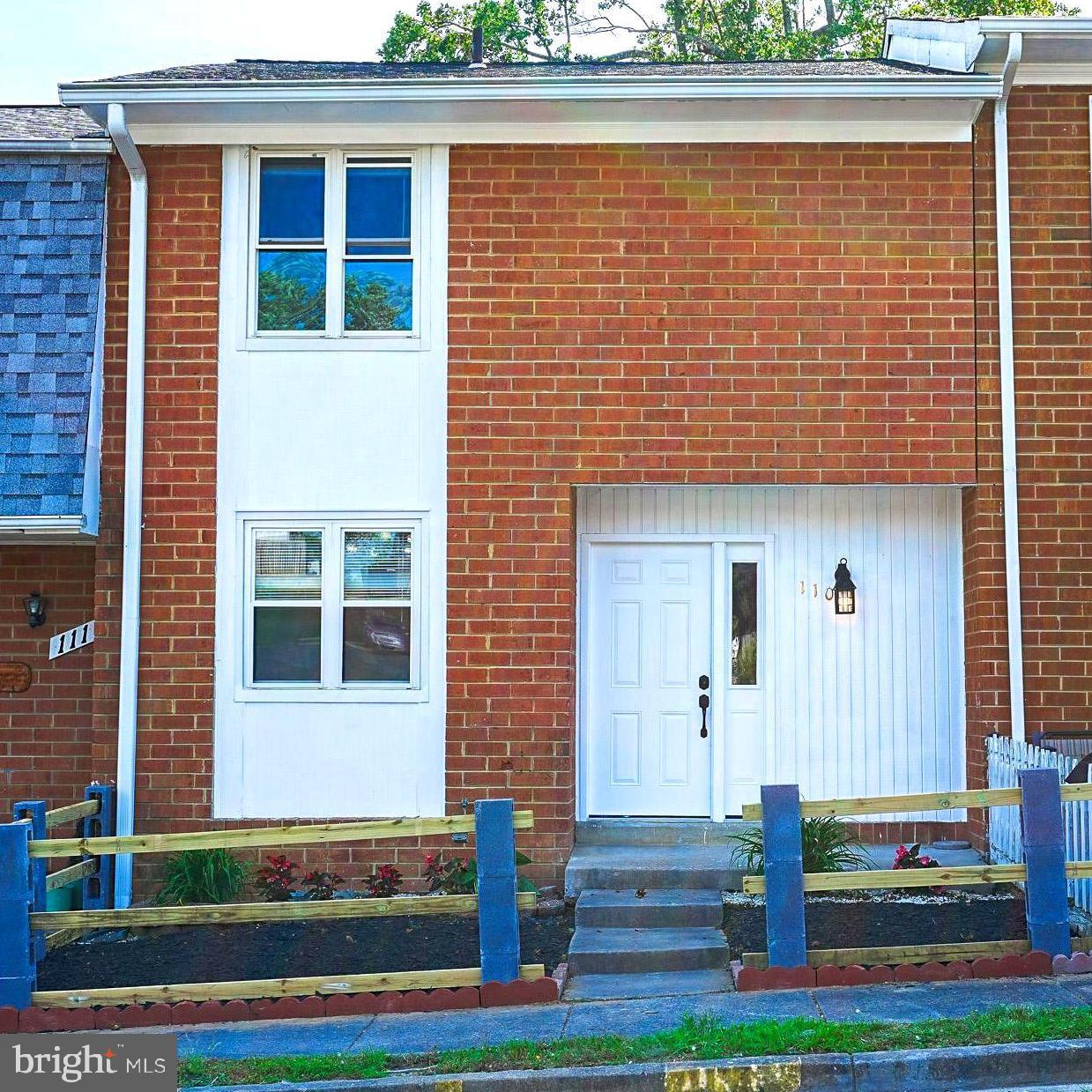 STAFFORD OAKS - Residential