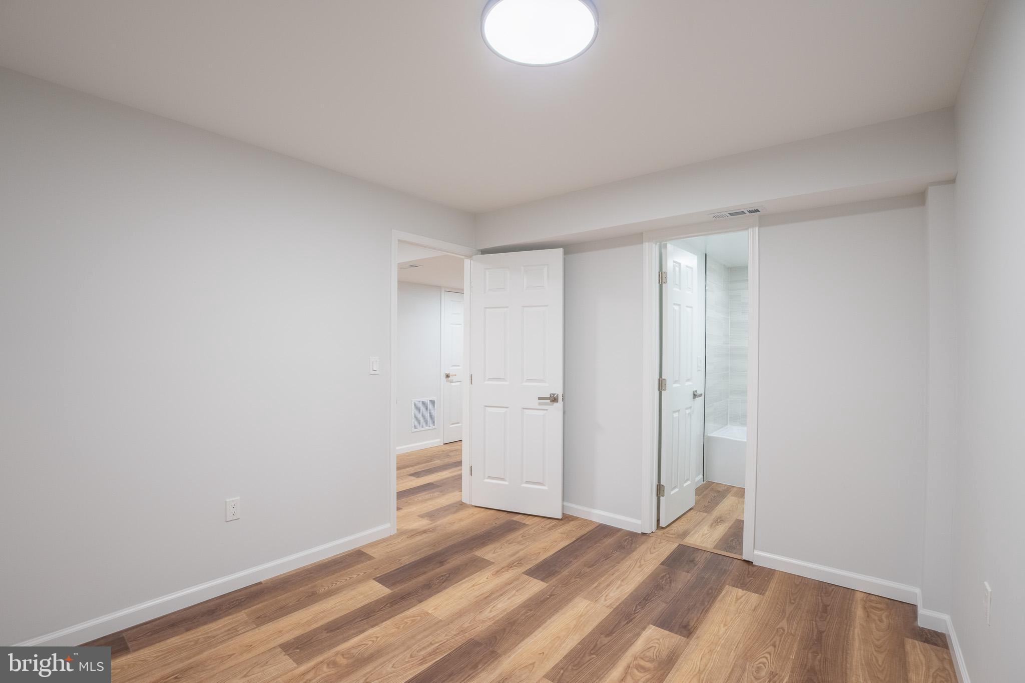 STAFFORD OAKS - Residential