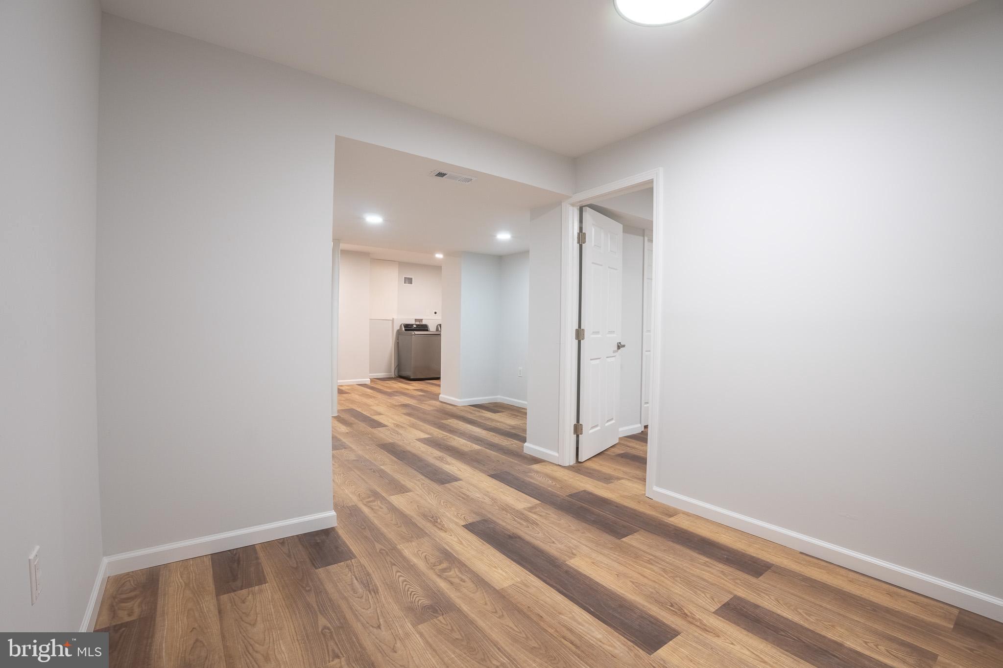 STAFFORD OAKS - Residential
