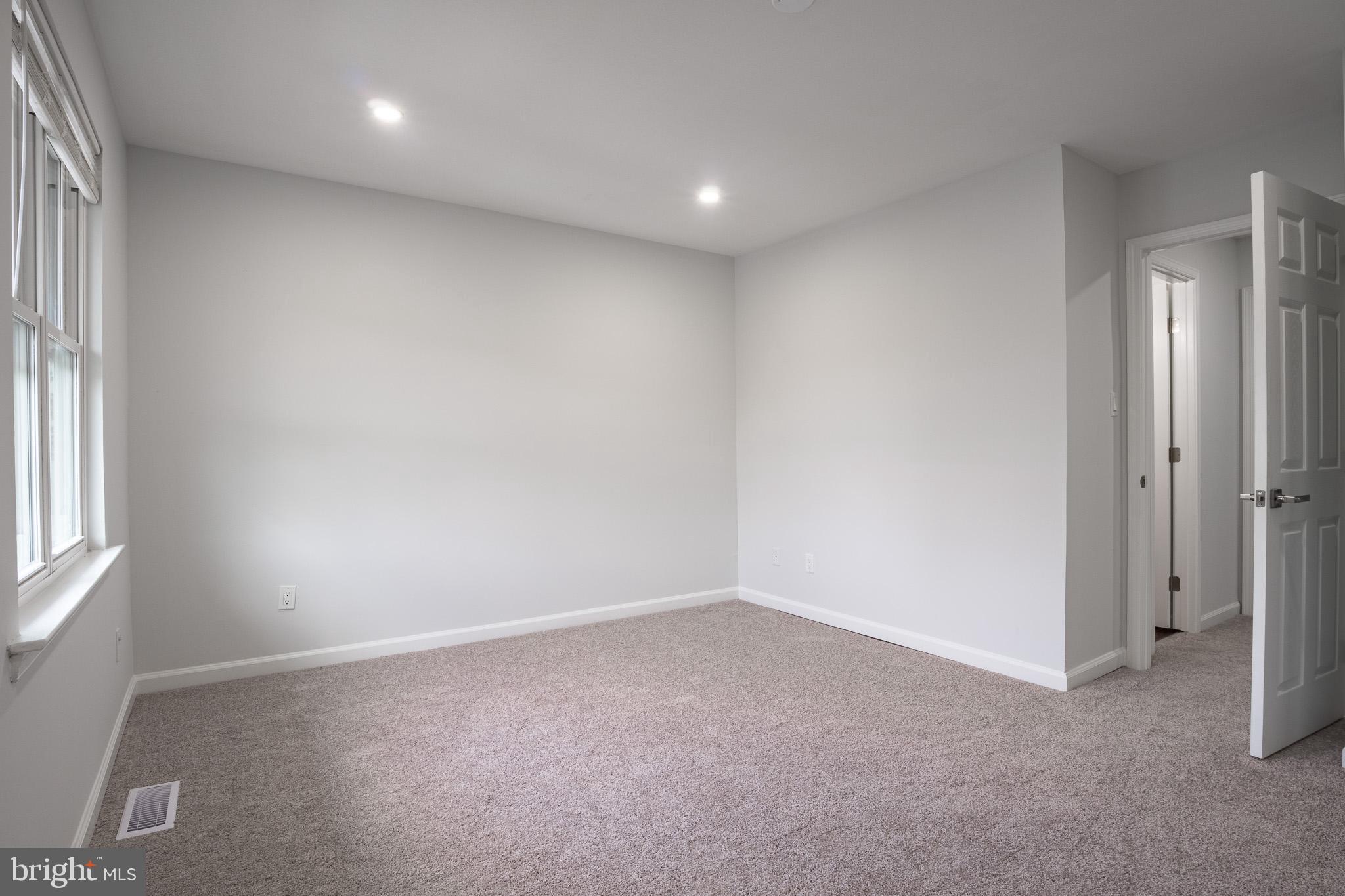 STAFFORD OAKS - Residential
