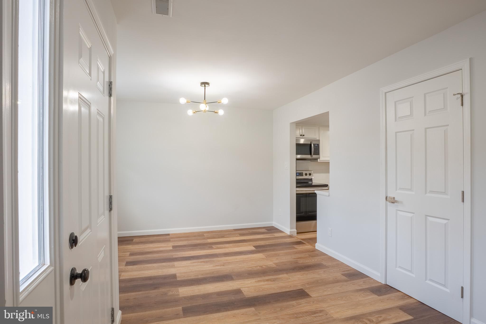 STAFFORD OAKS - Residential