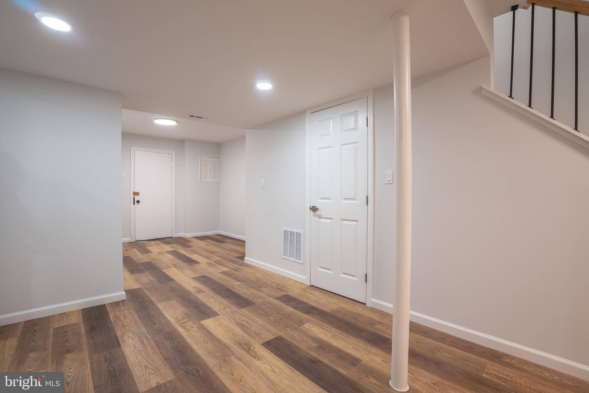 STAFFORD OAKS - Residential